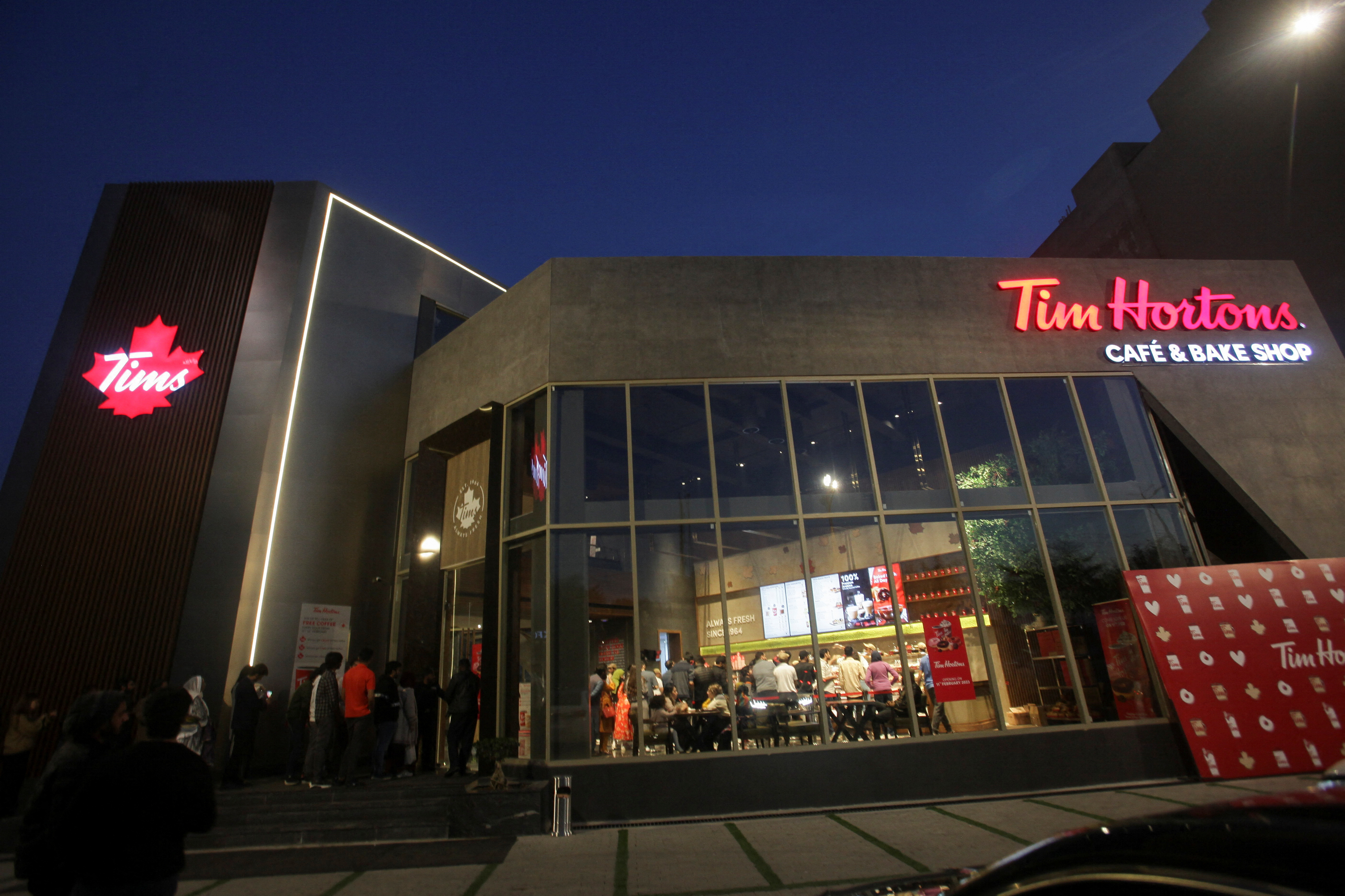 Tim Hortons -Montreal ·