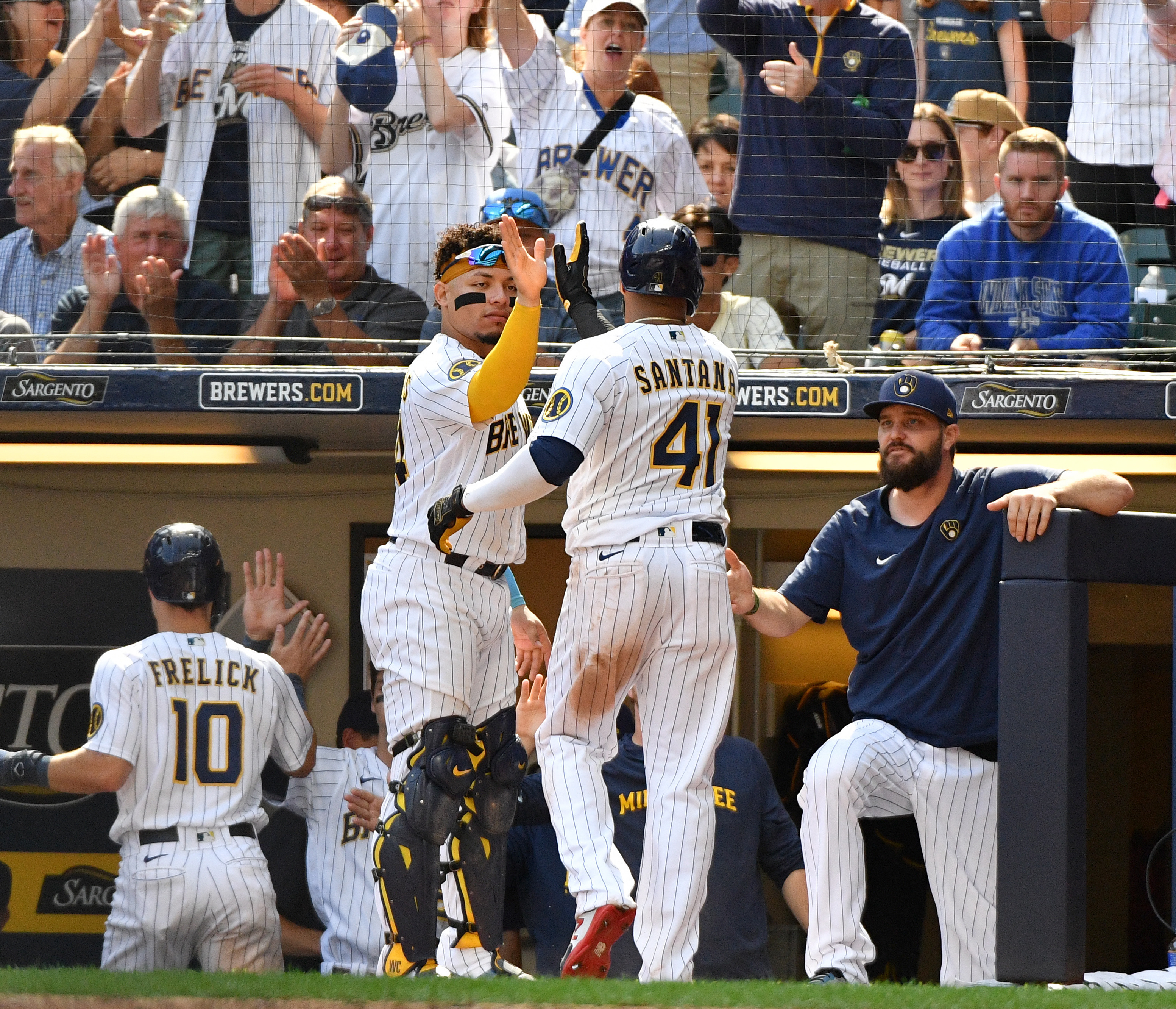 Tellez leads Brewers to 6th straight win with victory over Padres