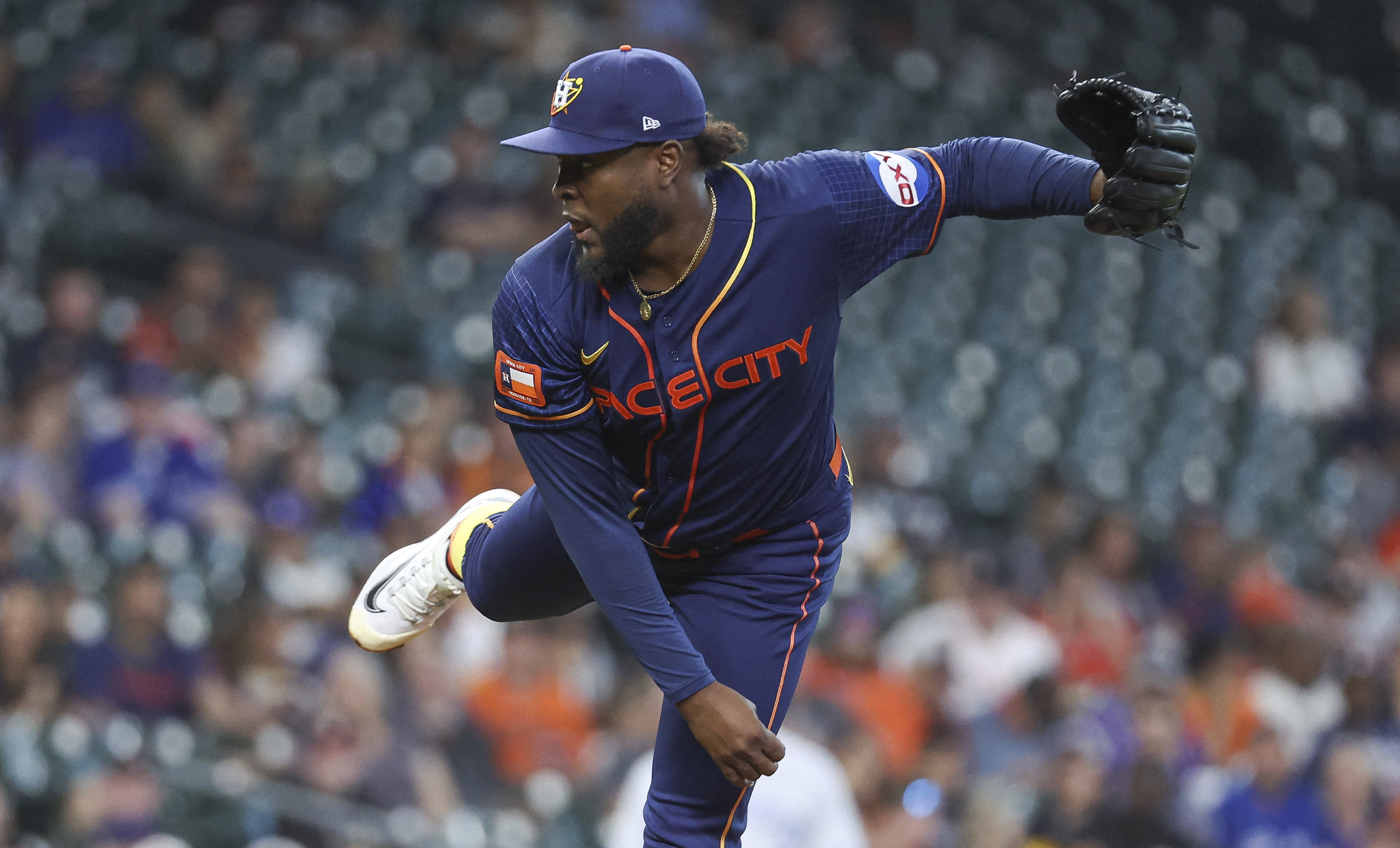 Astros roll a 7 in first inning, rout Blue Jays