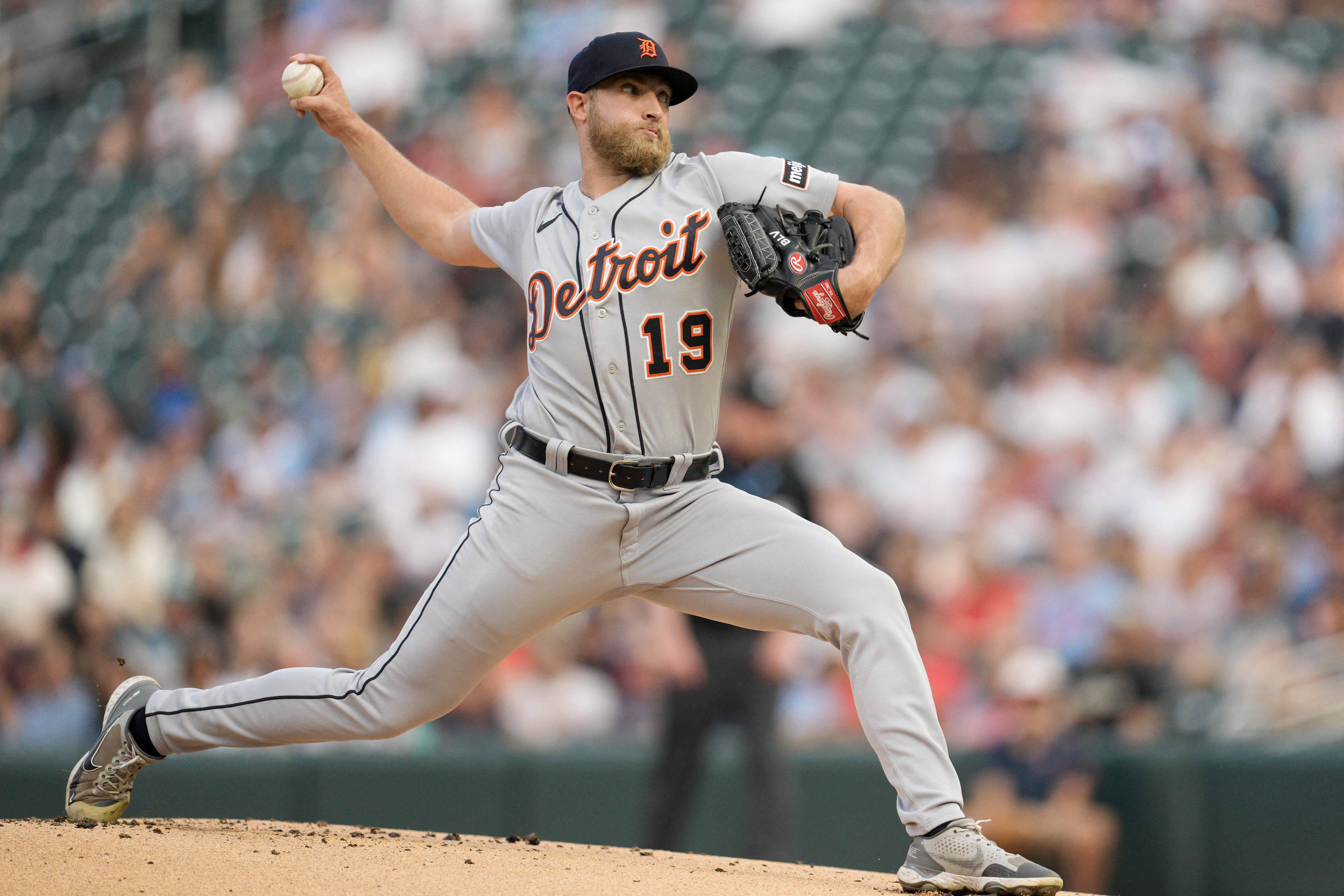 Tigers go deep 3 times in 7-1 blowout win over Twins