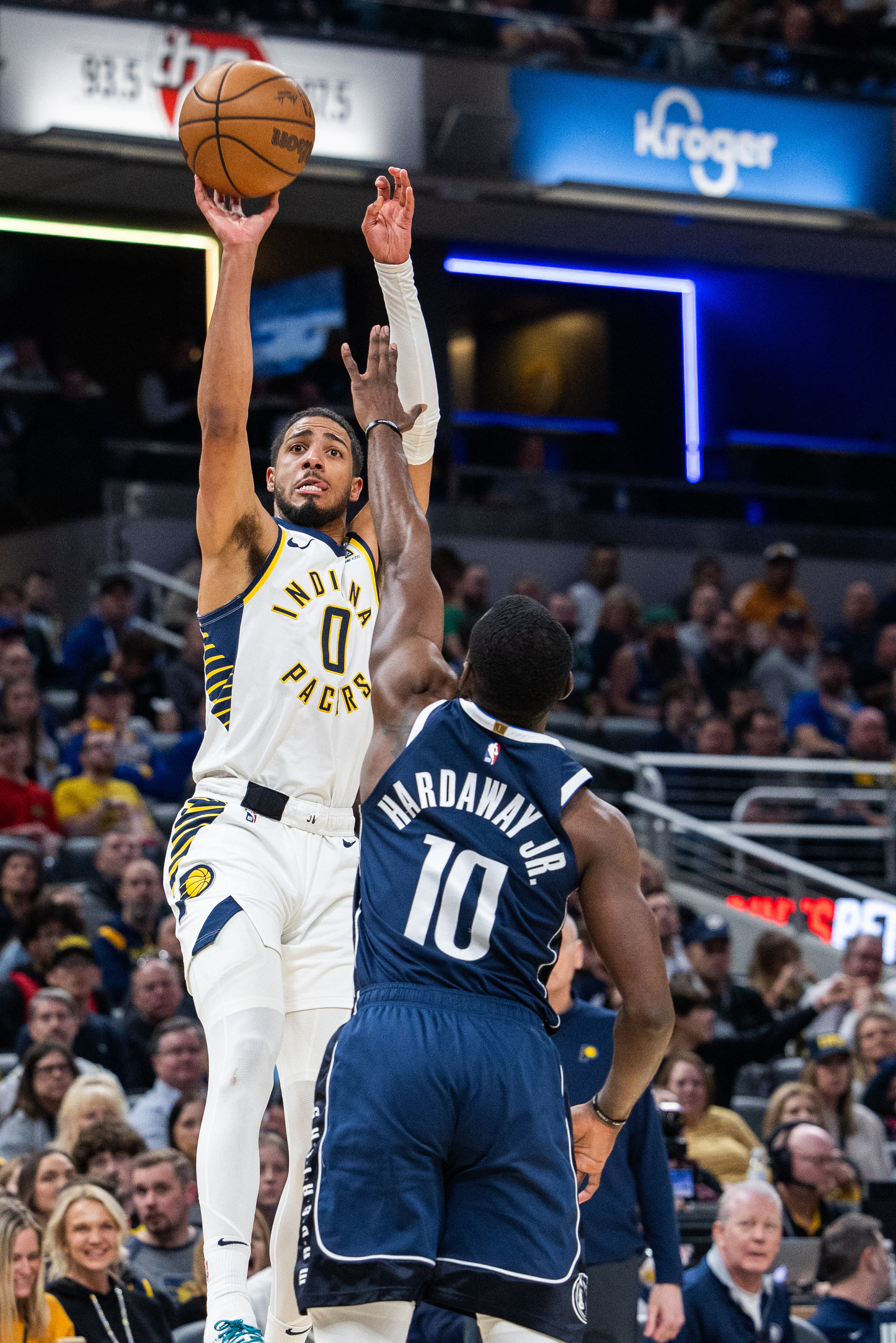 Indiana Pacers snap Dallas Mavericks winning streak with impressive home  victory - Sports Illustrated Indiana Pacers news, analysis and more