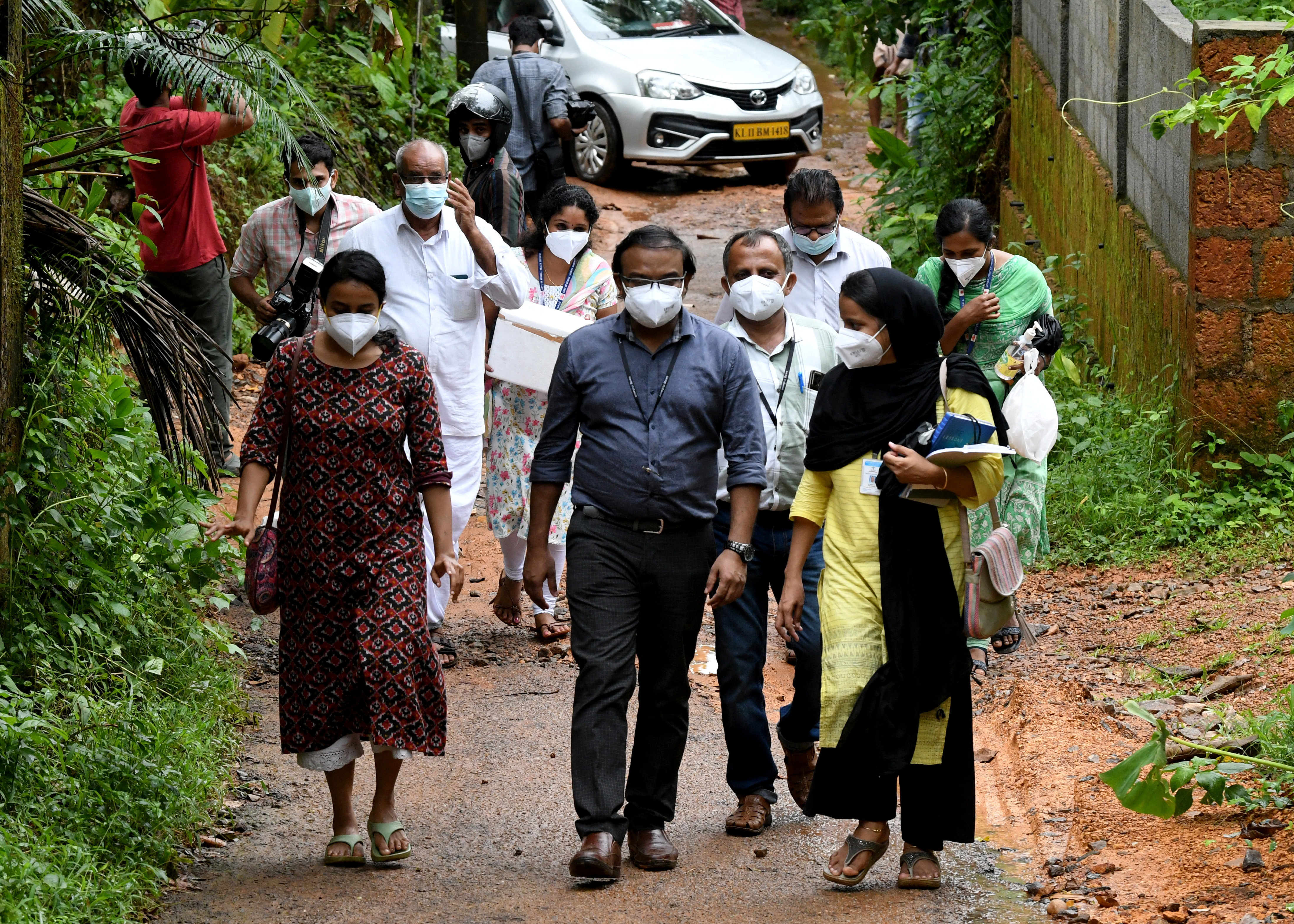 India's Nipah virus trackers gather samples from bats, fruit | Reuters