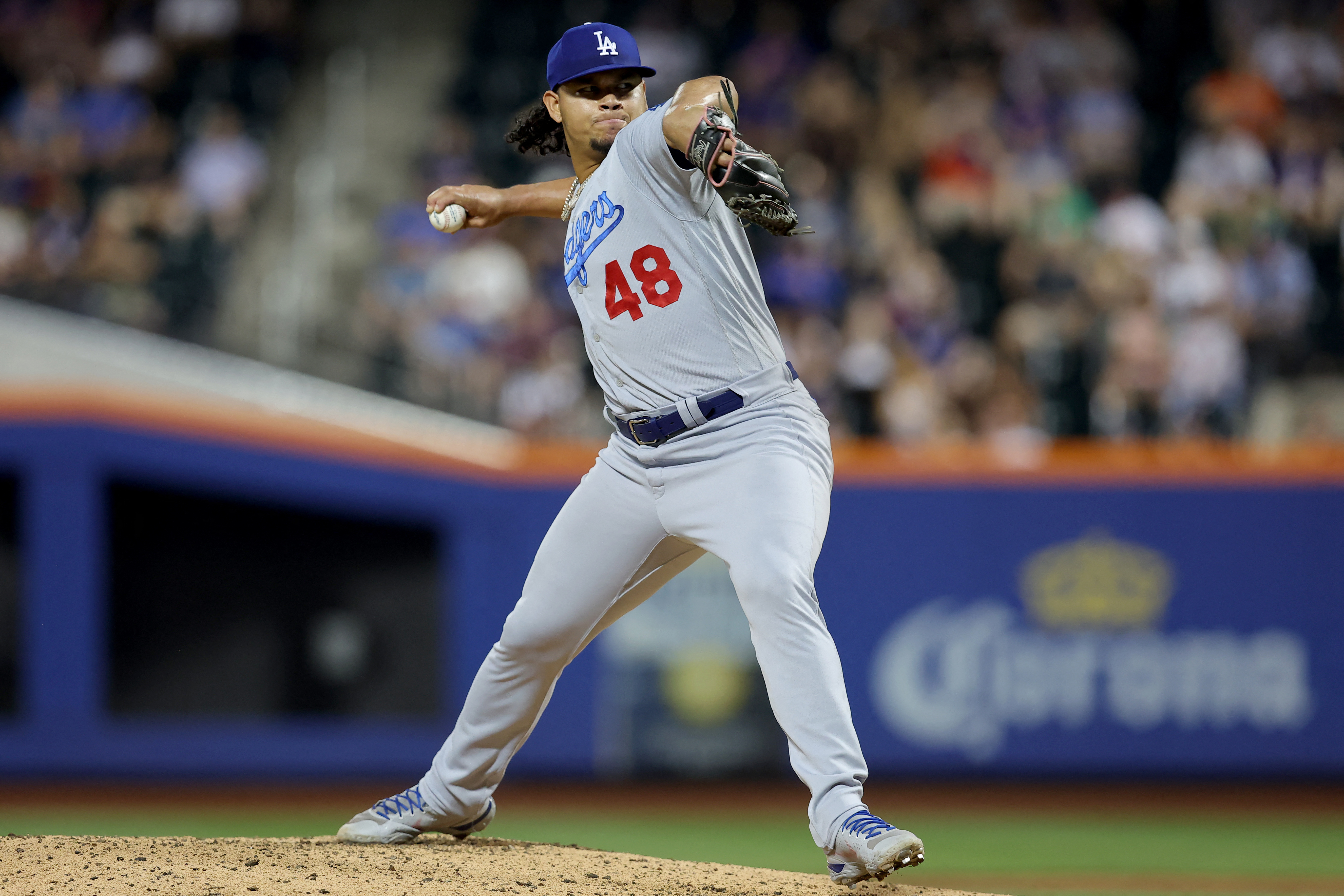 Martinez and Peralta homer back-to-back, helping Dodgers rally to