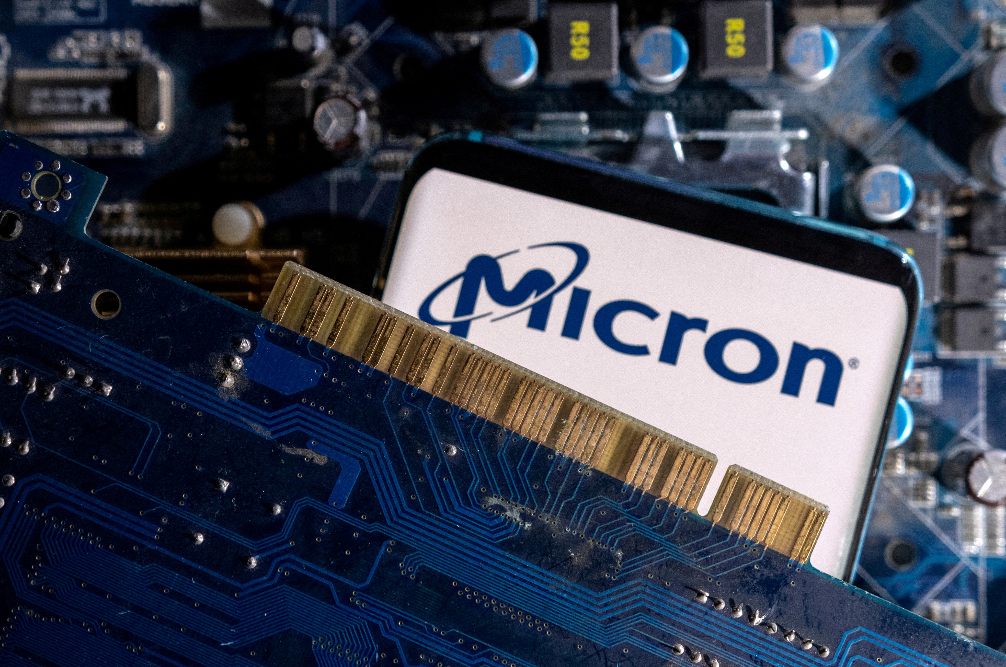 US urges South Korea not to fill chip shortfalls in China if Micron banned,  Financial Times reports | Reuters