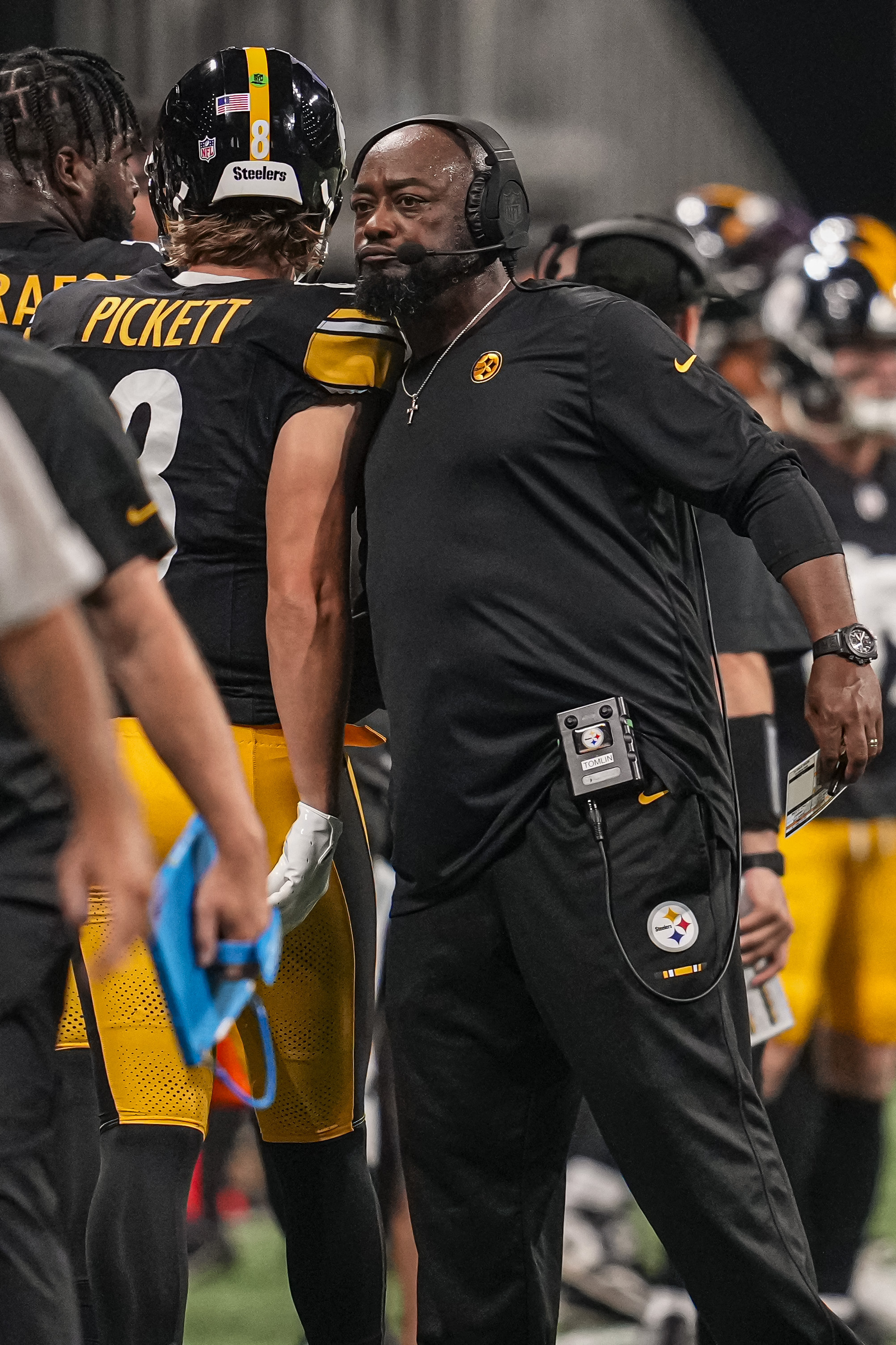 Pittsburgh Steelers quarterback Kenny Pickett throws during the first half  of a preseason NFL football game against the Atlanta Falcons, Thursday,  Aug. 24, 2023, in Atlanta. (AP Photo/Hakim Wright Stock Photo - Alamy