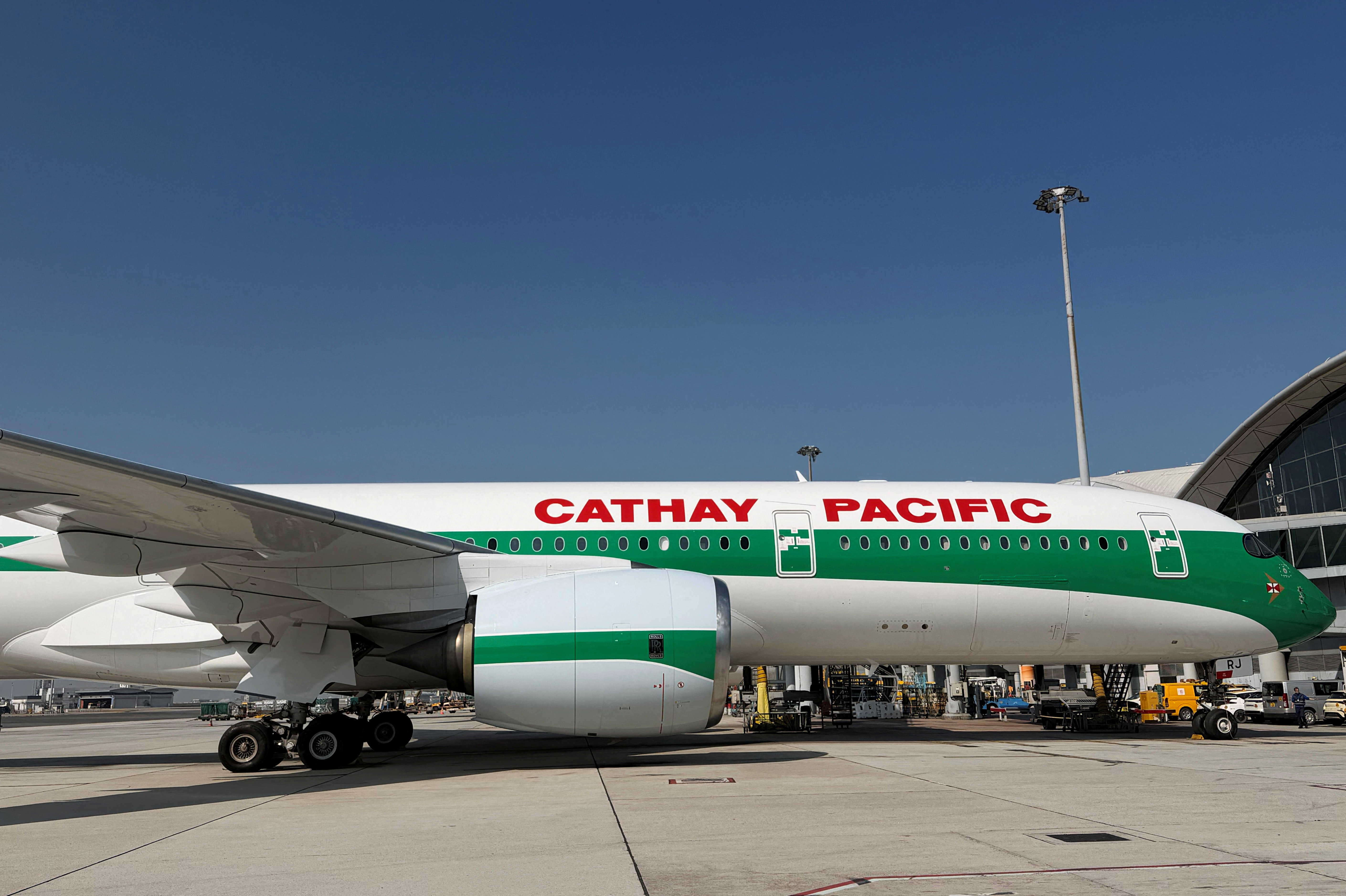 Cathay Pacific raises $265.6 million from 3-year fixed-rate notes
