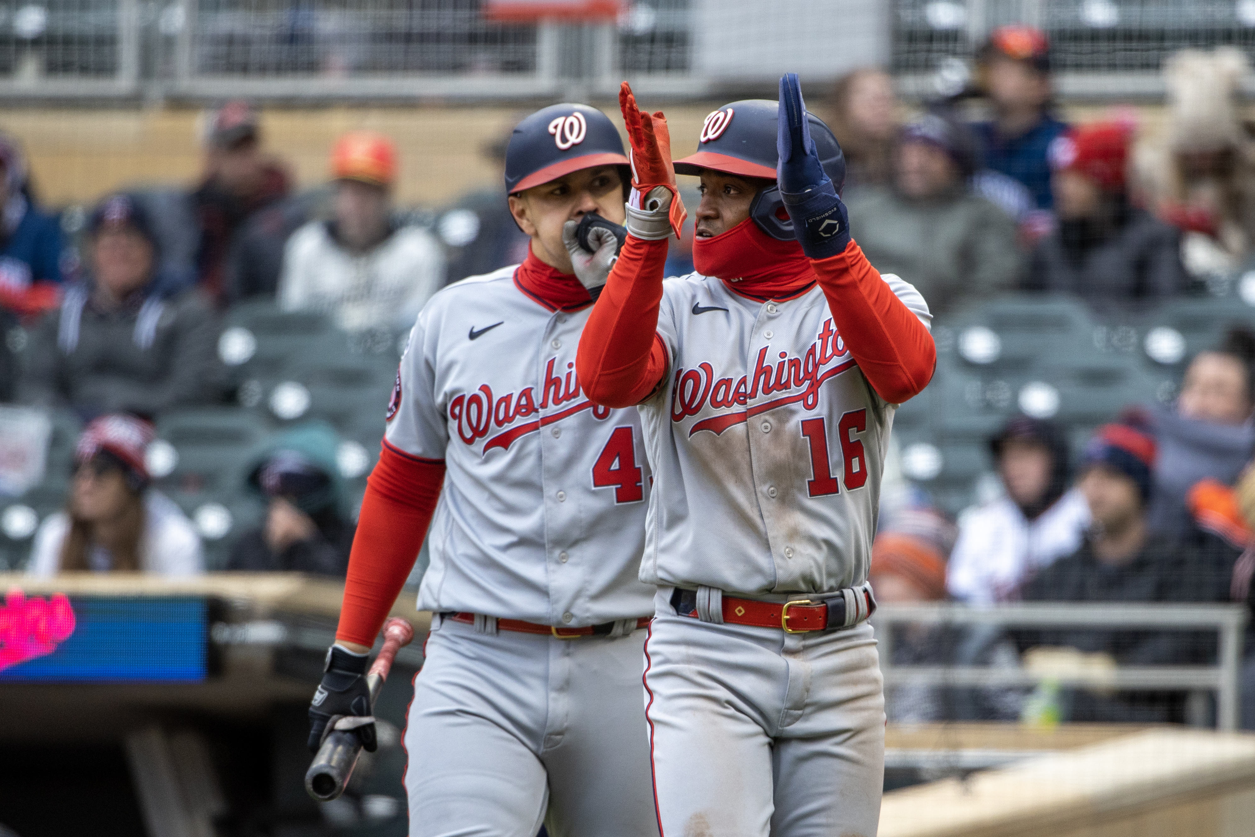 Nationals strike early, pull away to rout Twins