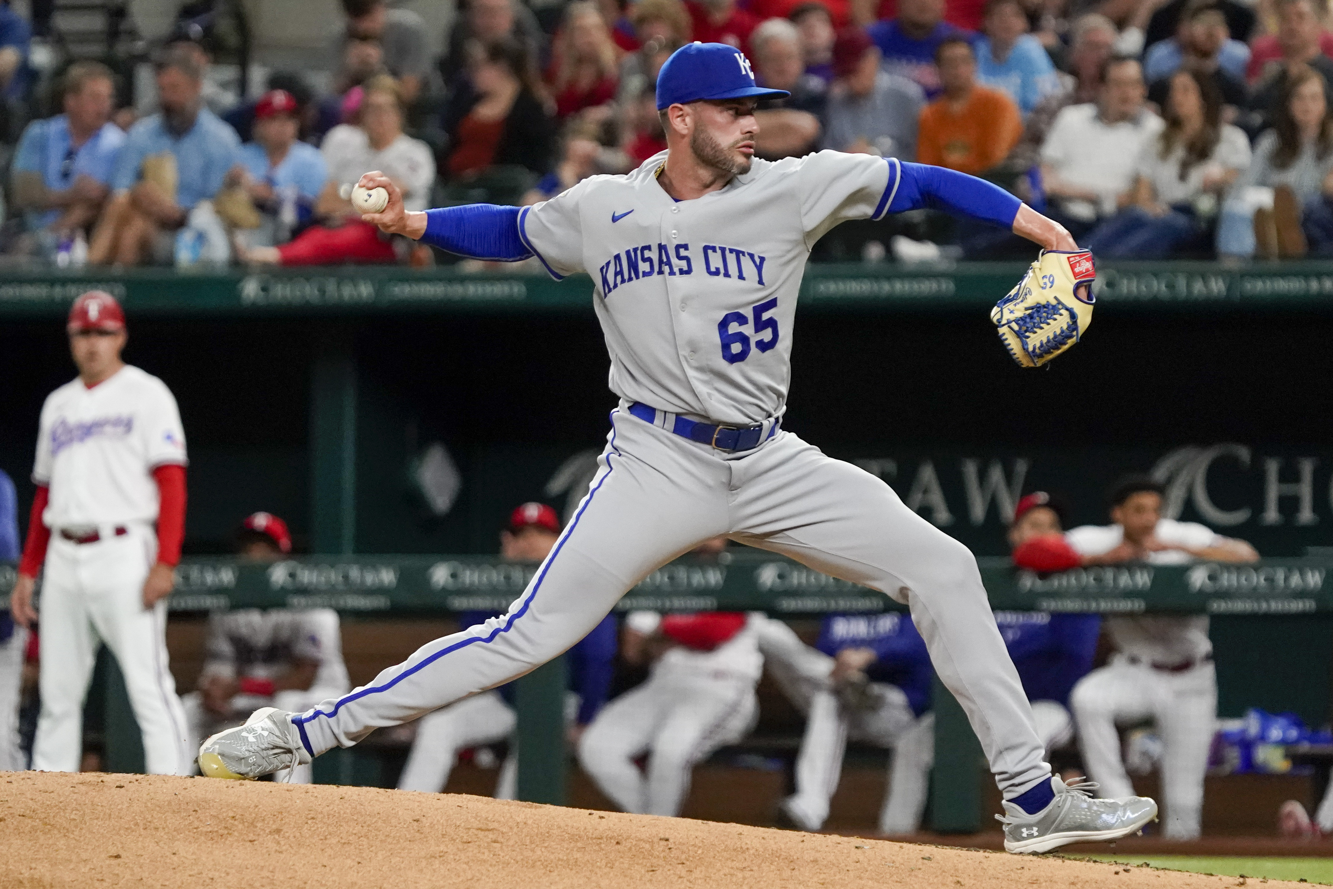Andrew Heaney ties AL strikeout mark as Rangers rout Royals