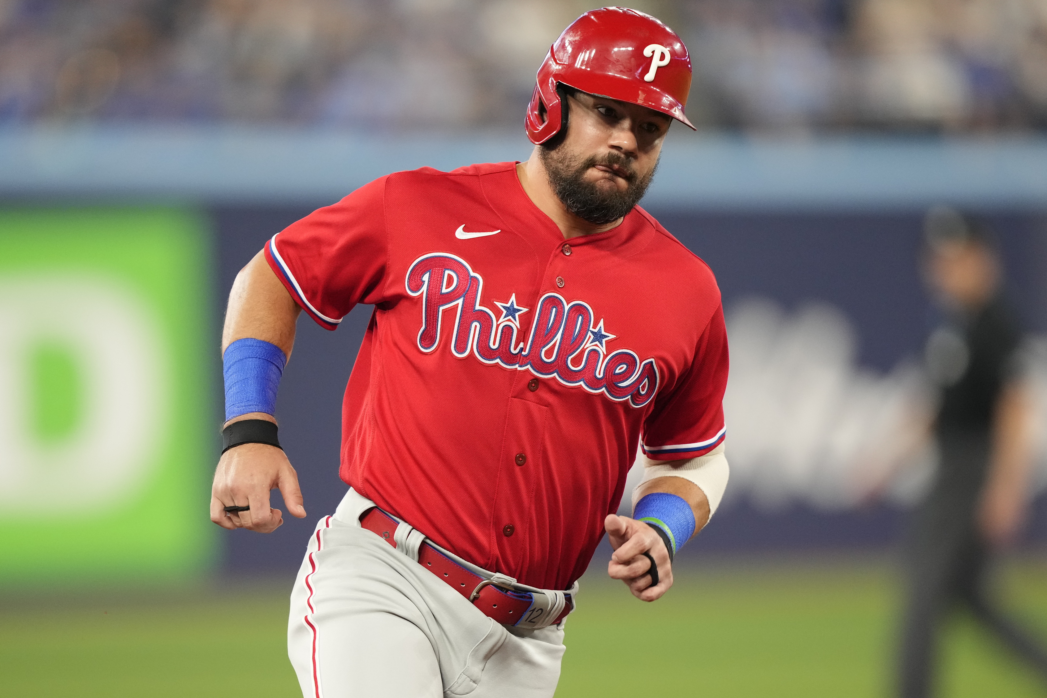 Bryce Harper homers twice as Phillies pound Blue Jays