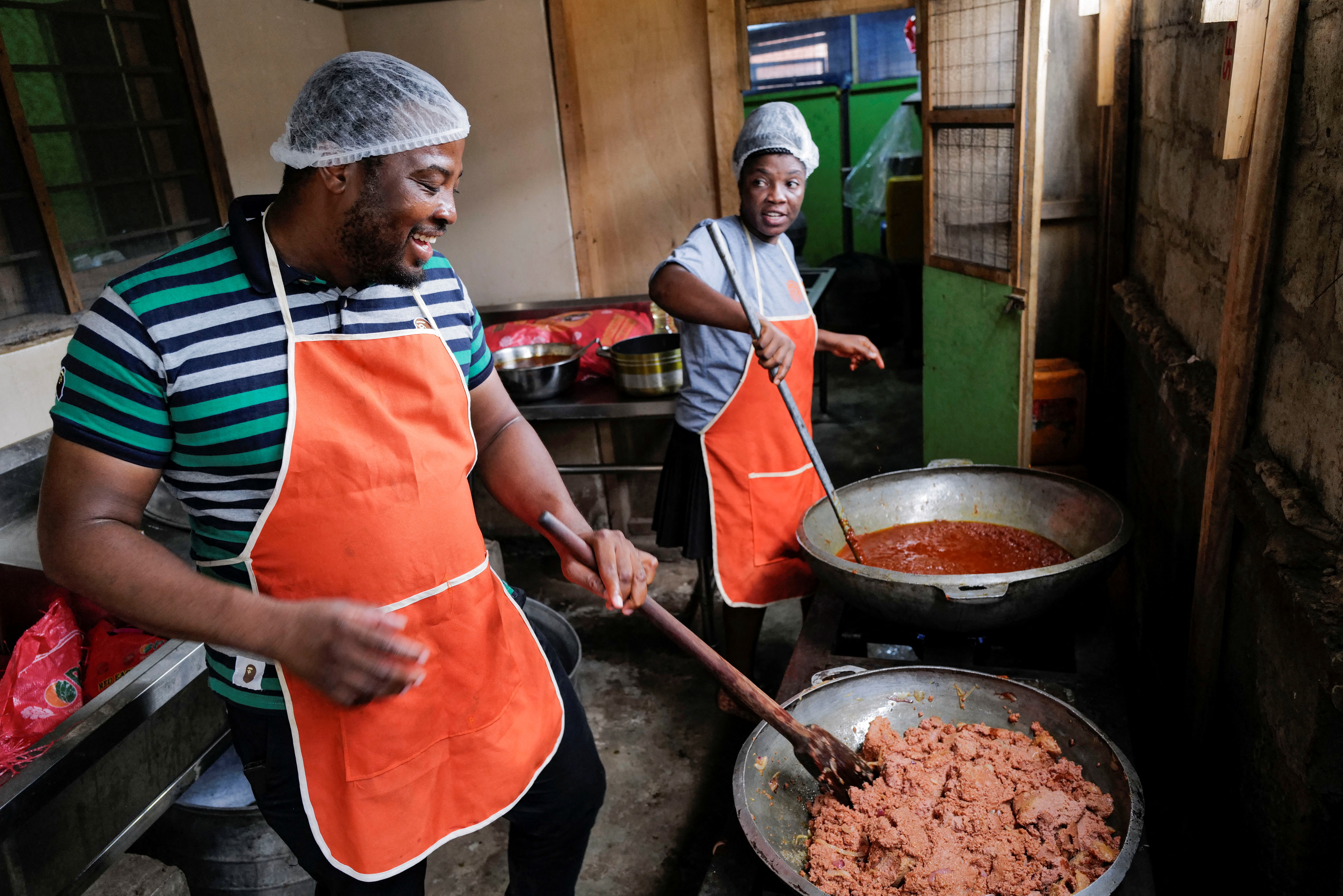 Ghana gourmet chef reduces food waste and feeds those in need