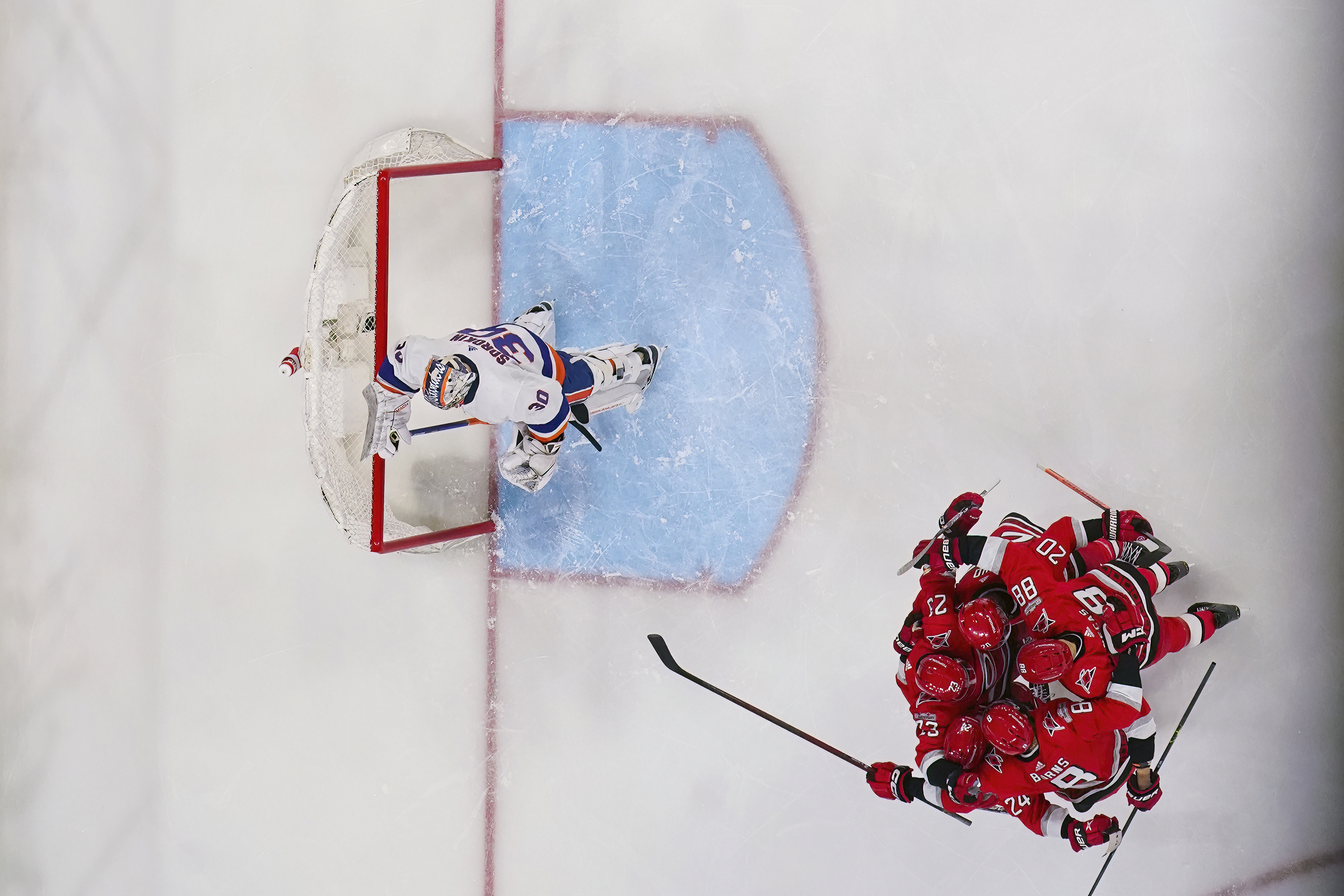 NHL roundup: Ryan Hartman gives Wild 2OT win over Stars