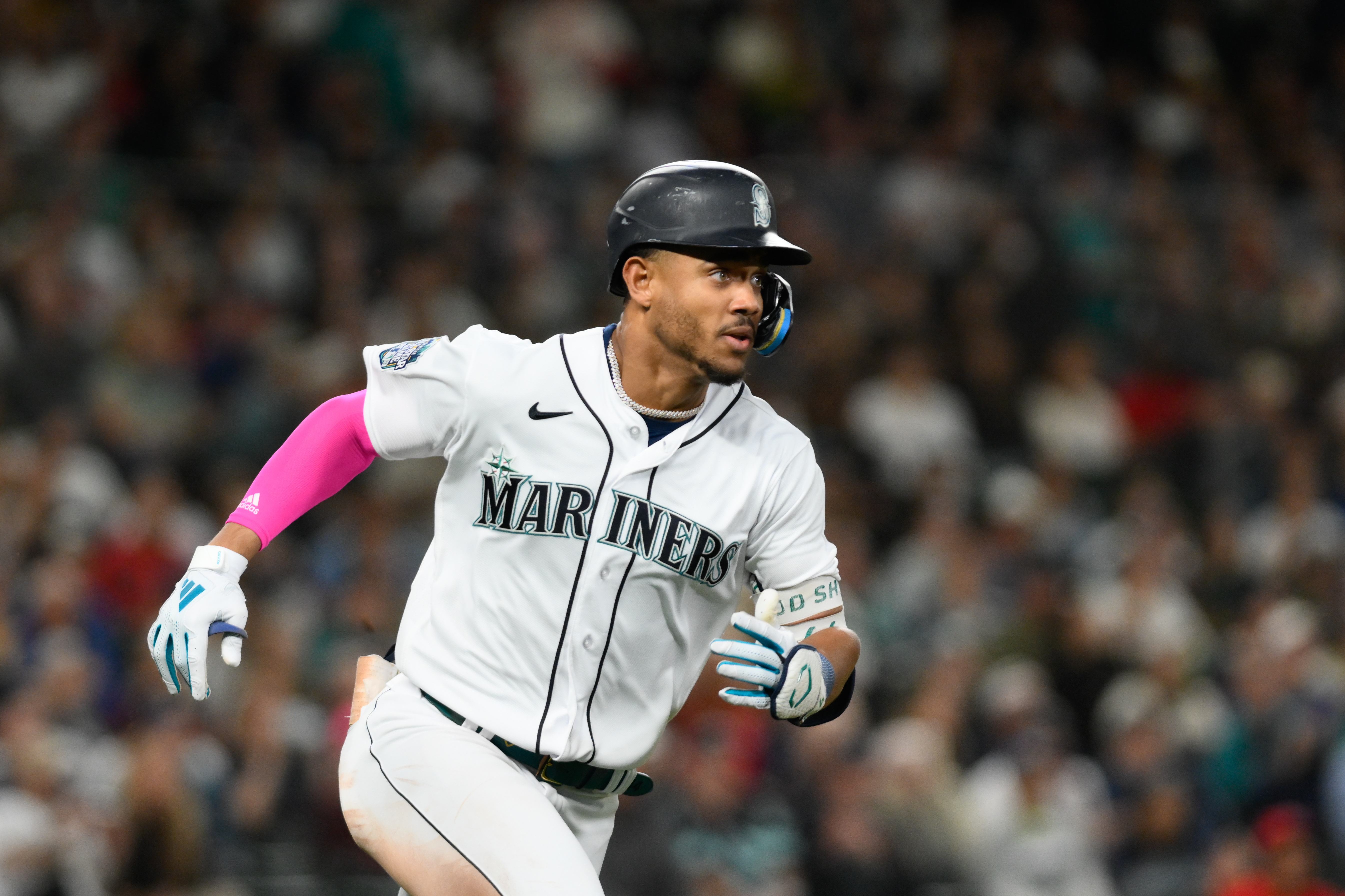 Mariners' playoff push comes up short in loss to Angels; Kyle