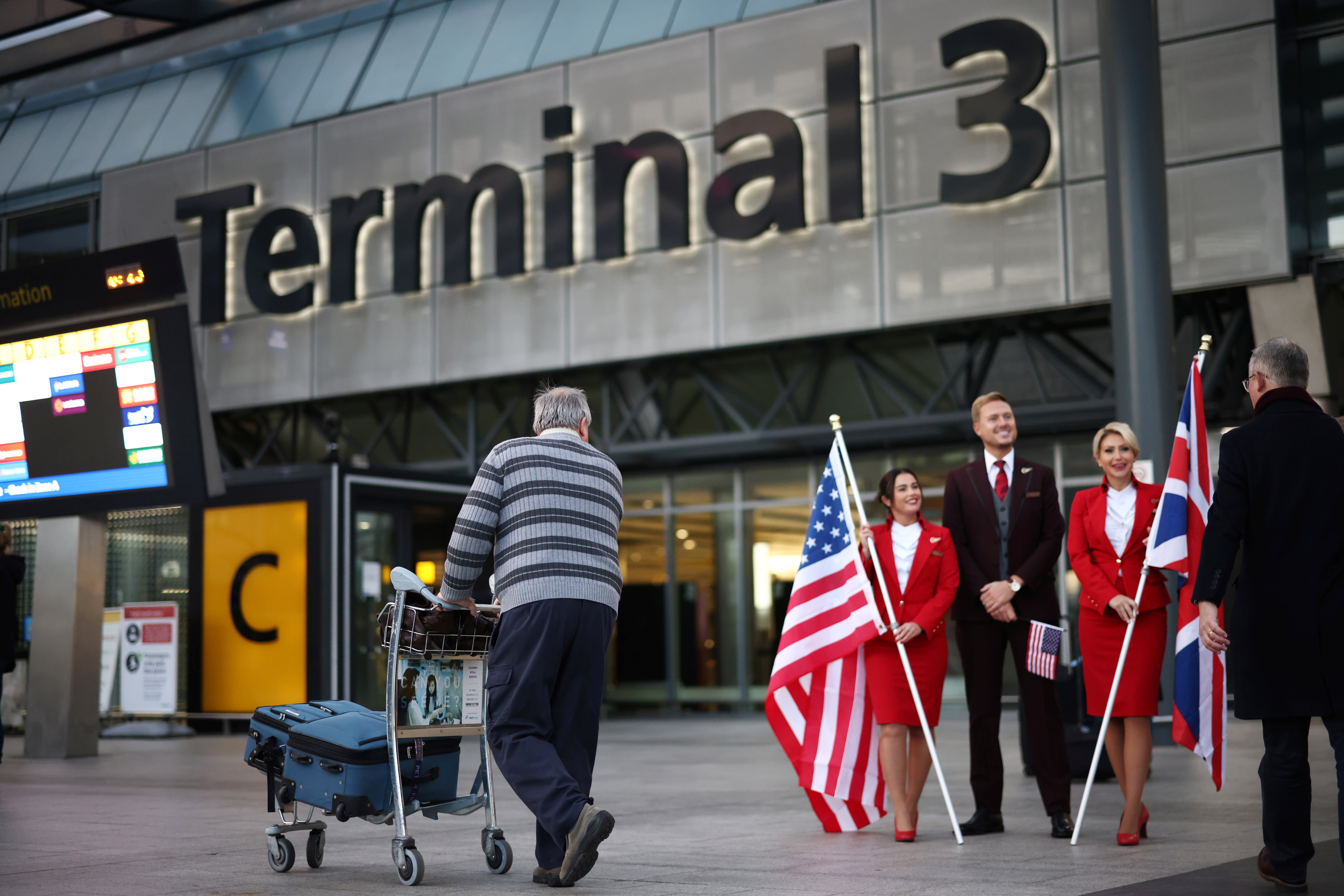 Heathrow Airport expects 16 mln passengers in July-Sept
