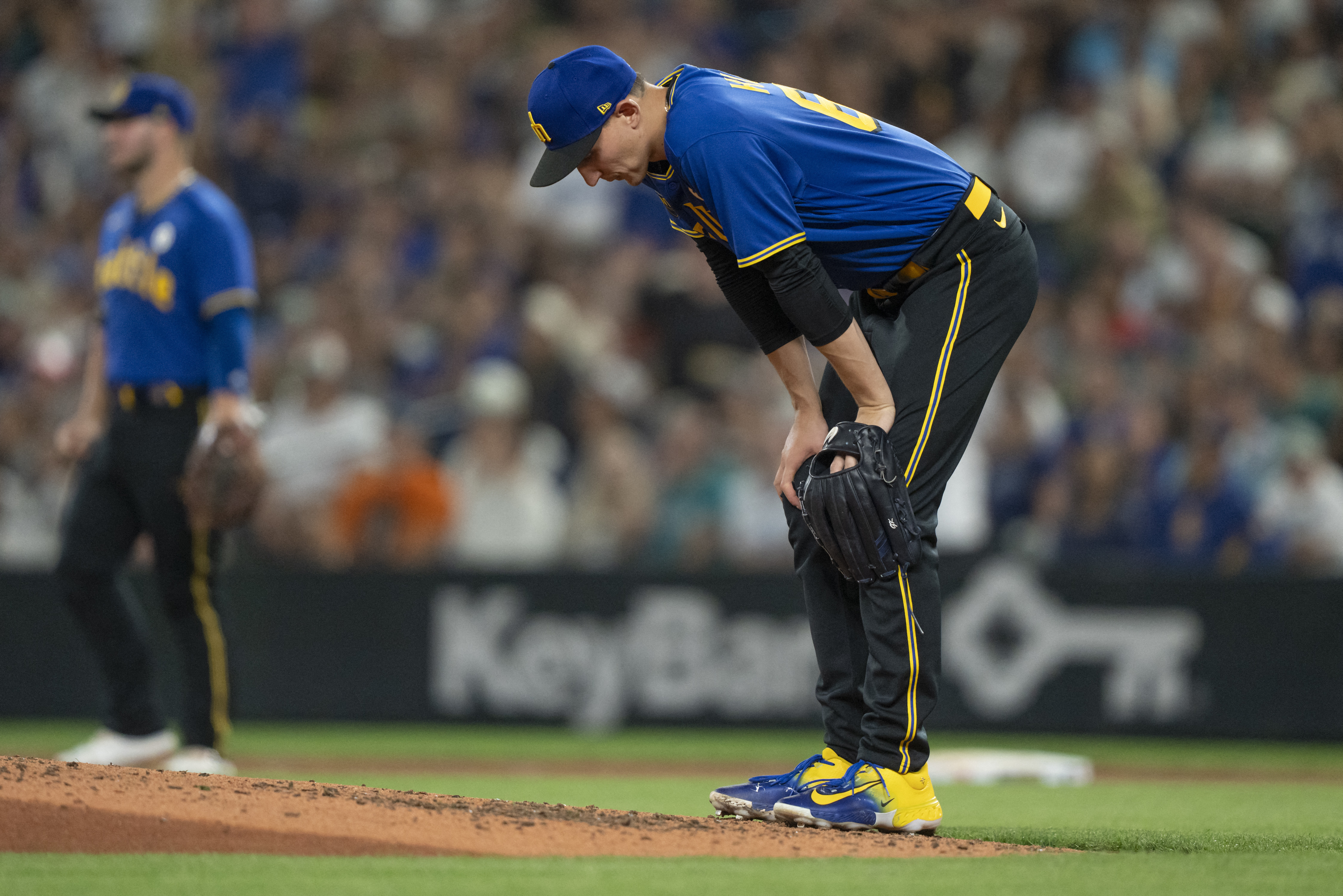 Shaw sends Brewers to 6-5 win over Dodgers in 11 innings – troyrecord