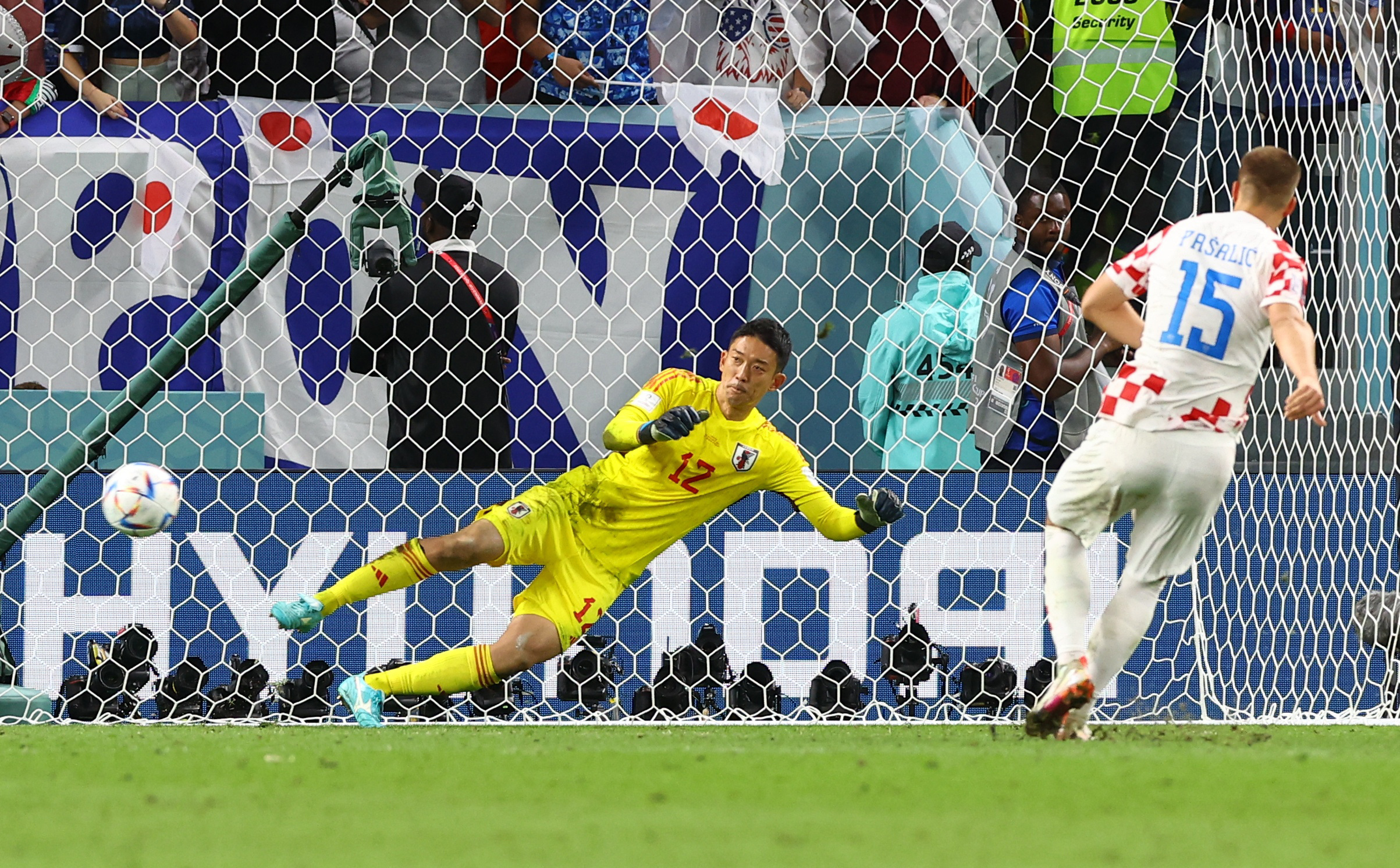 Croatia Beat Japan On Penalties To Reach World Cup Quarter Finals Reuters 7894