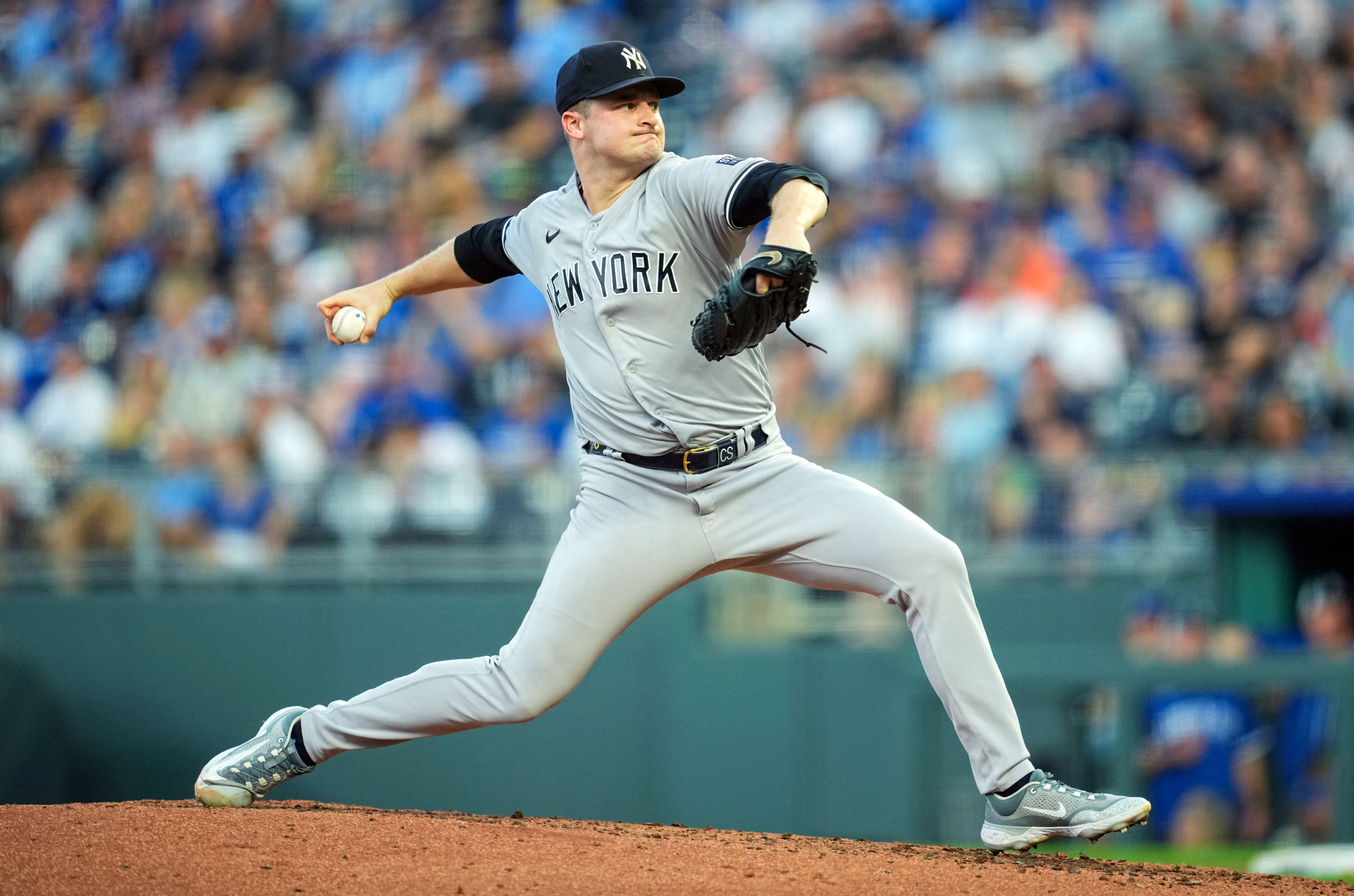 Yankees rally past Royals to secure 31st straight winning season