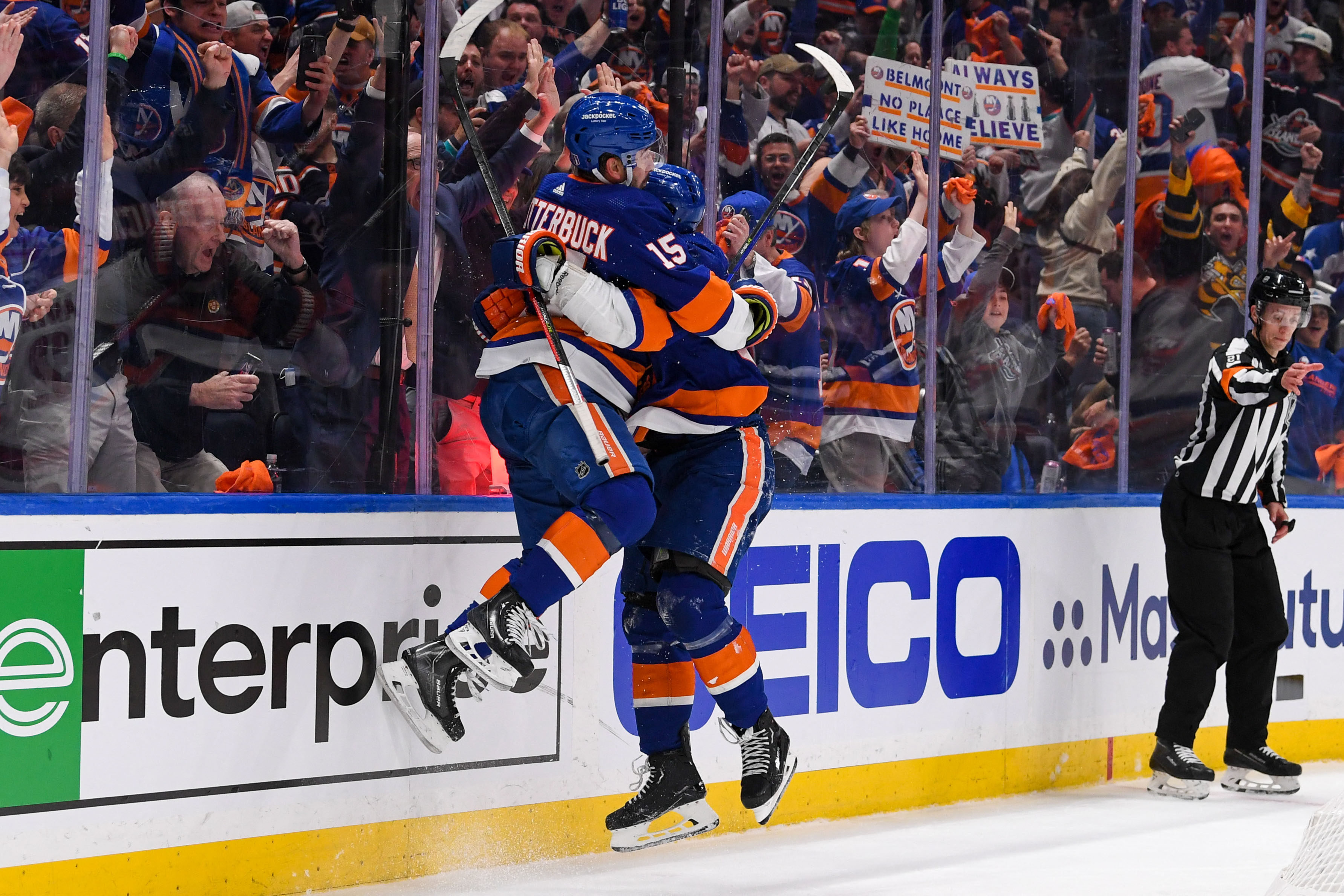 Islanders' Late Goal Flurry Secures Game 3 Win Over Hurricanes | Reuters