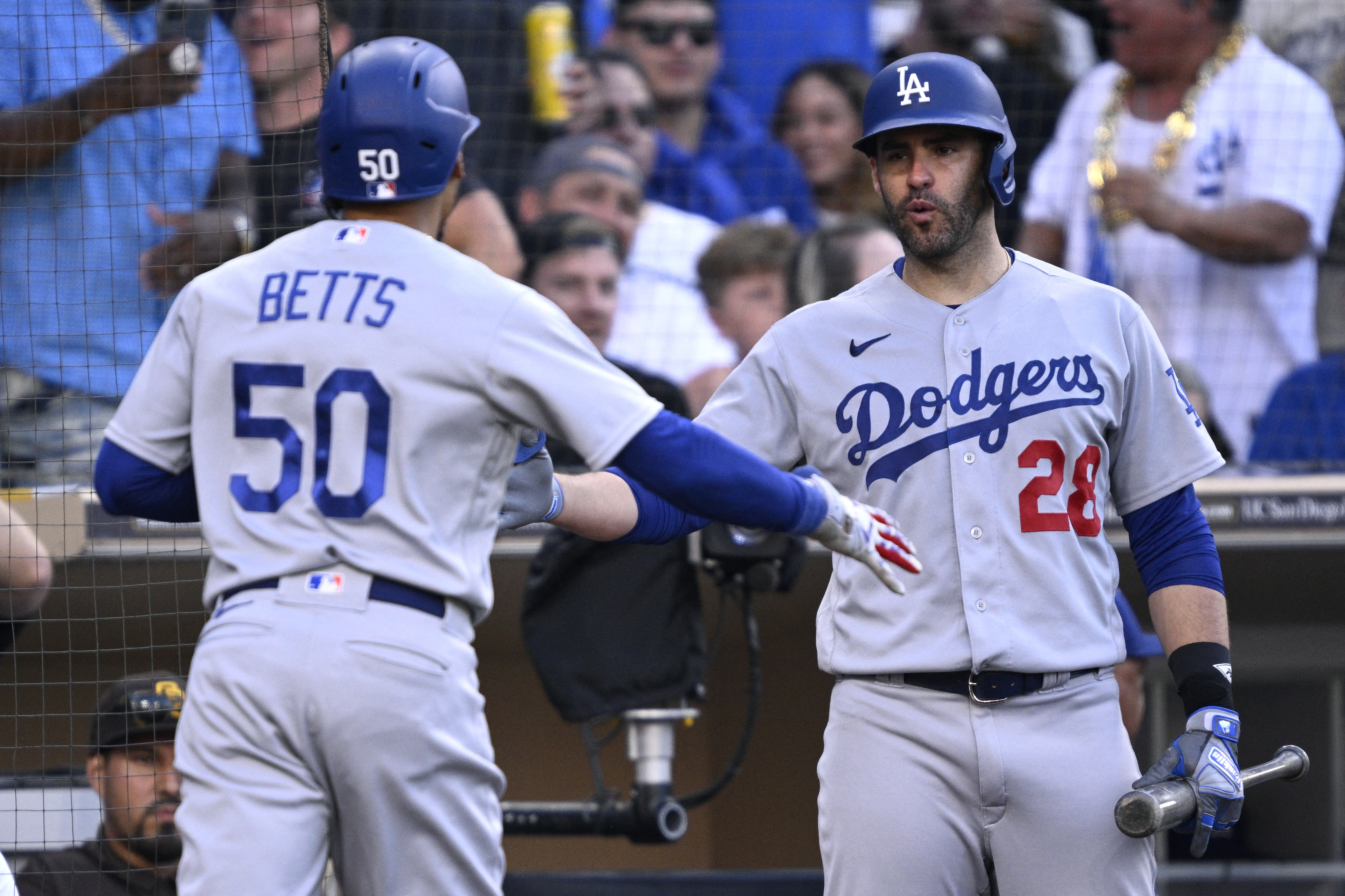 Dodgers get off to fast start in win over Padres