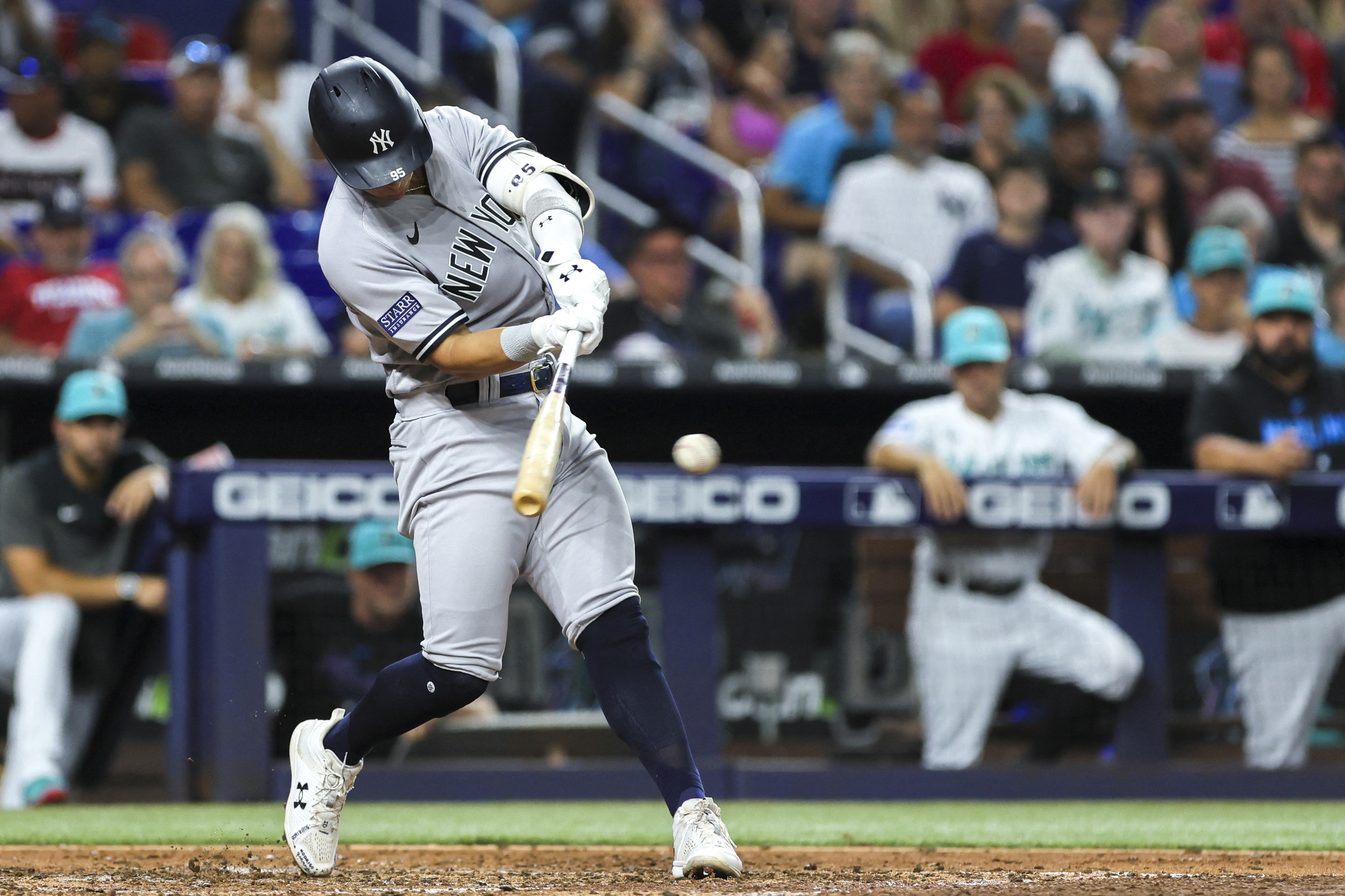 Gleyber extends his hitting streak to 10 games and makes it 7-2