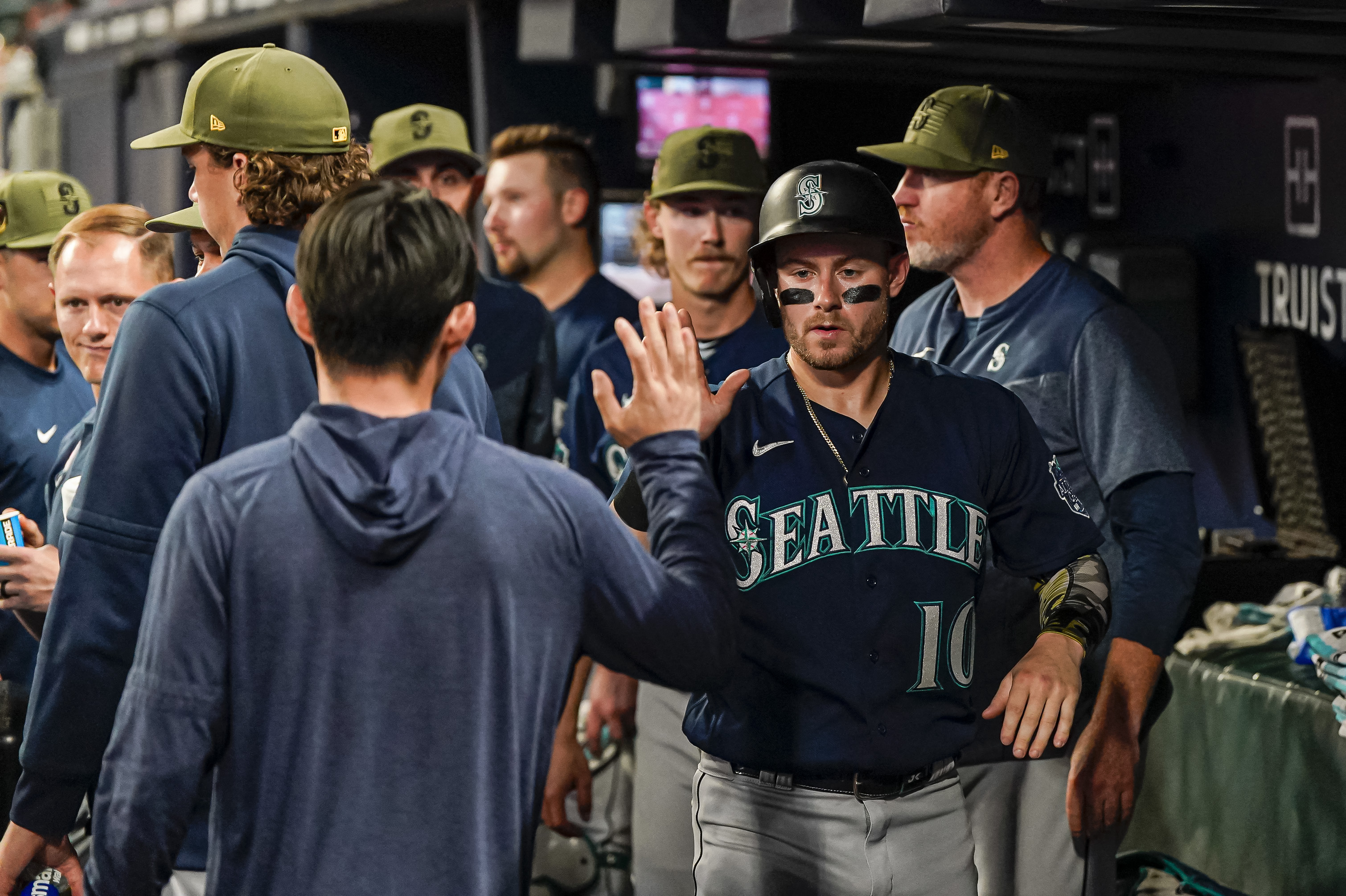 Braves rally, hand Mariners' Bryce Miller first loss