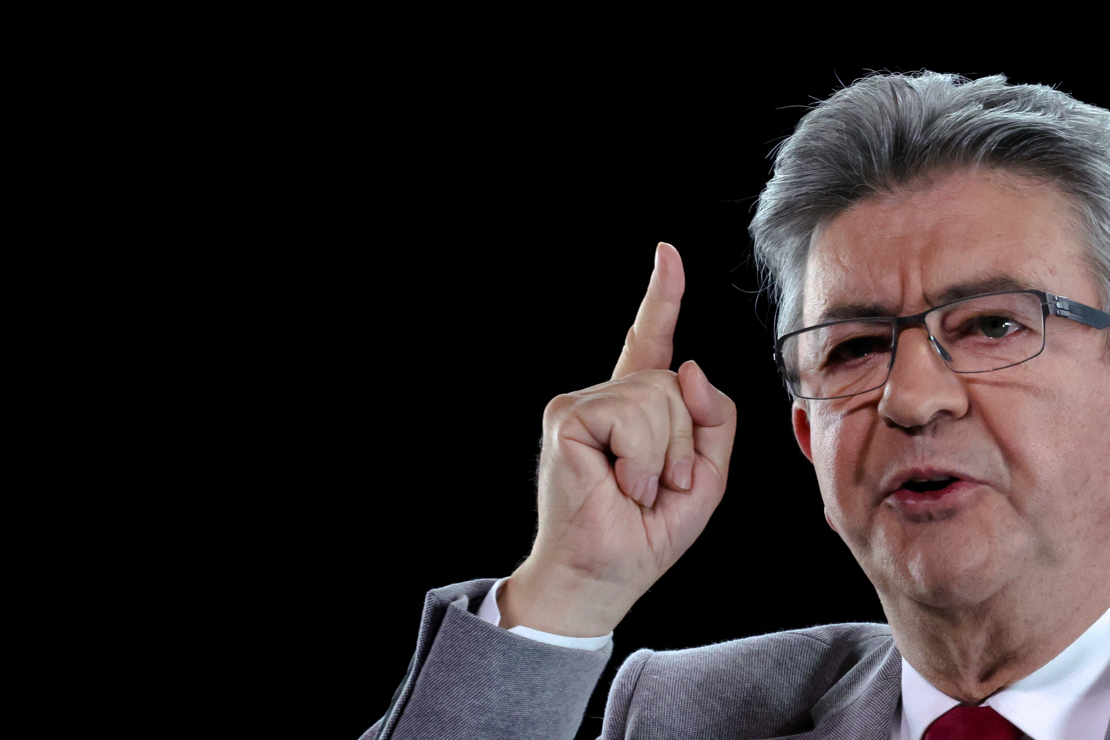 Far-left Melenchon makes last push to reach French presidential run-off ...