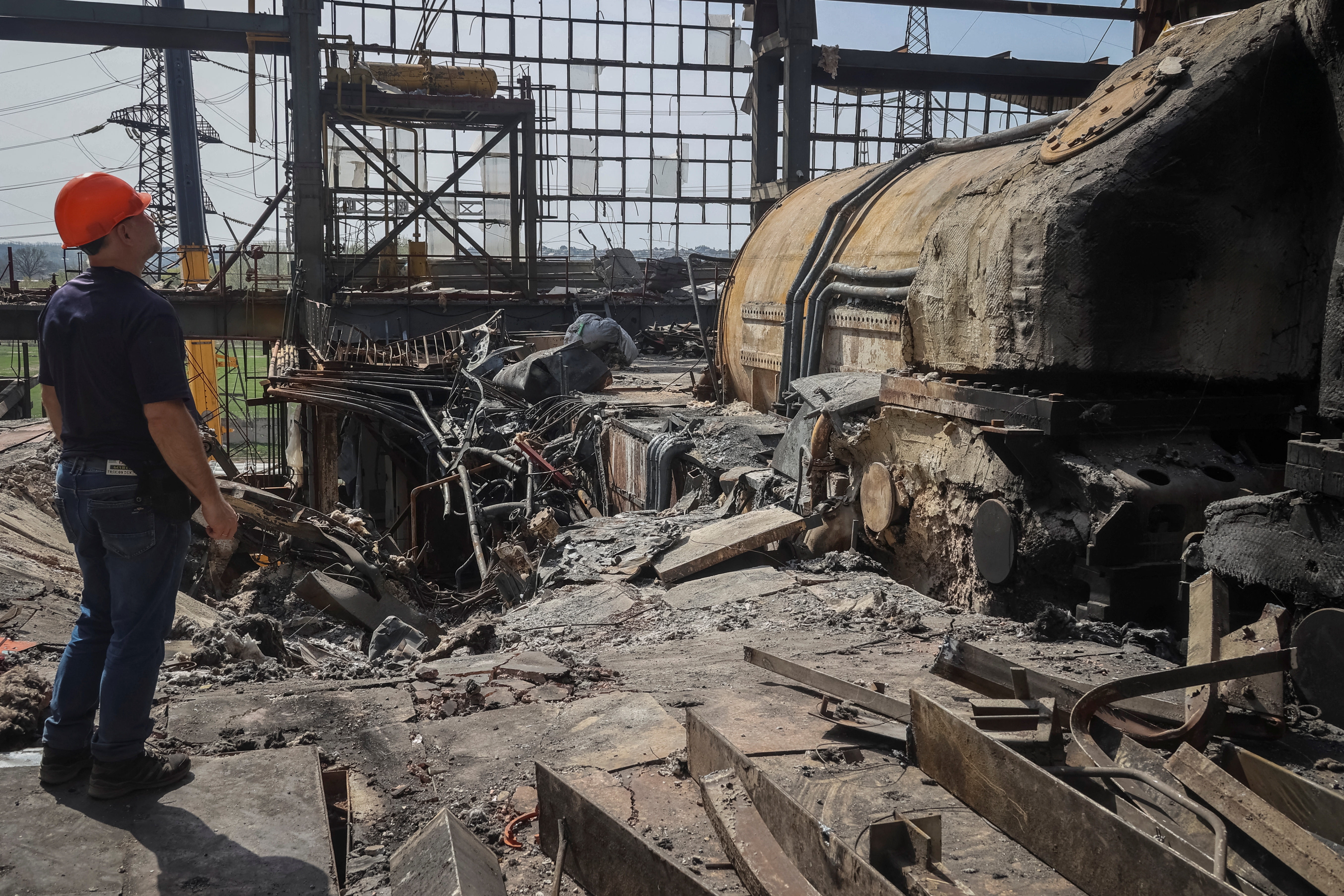 Kharkiv's civilians under fire as Ukraine faces air defence shortage