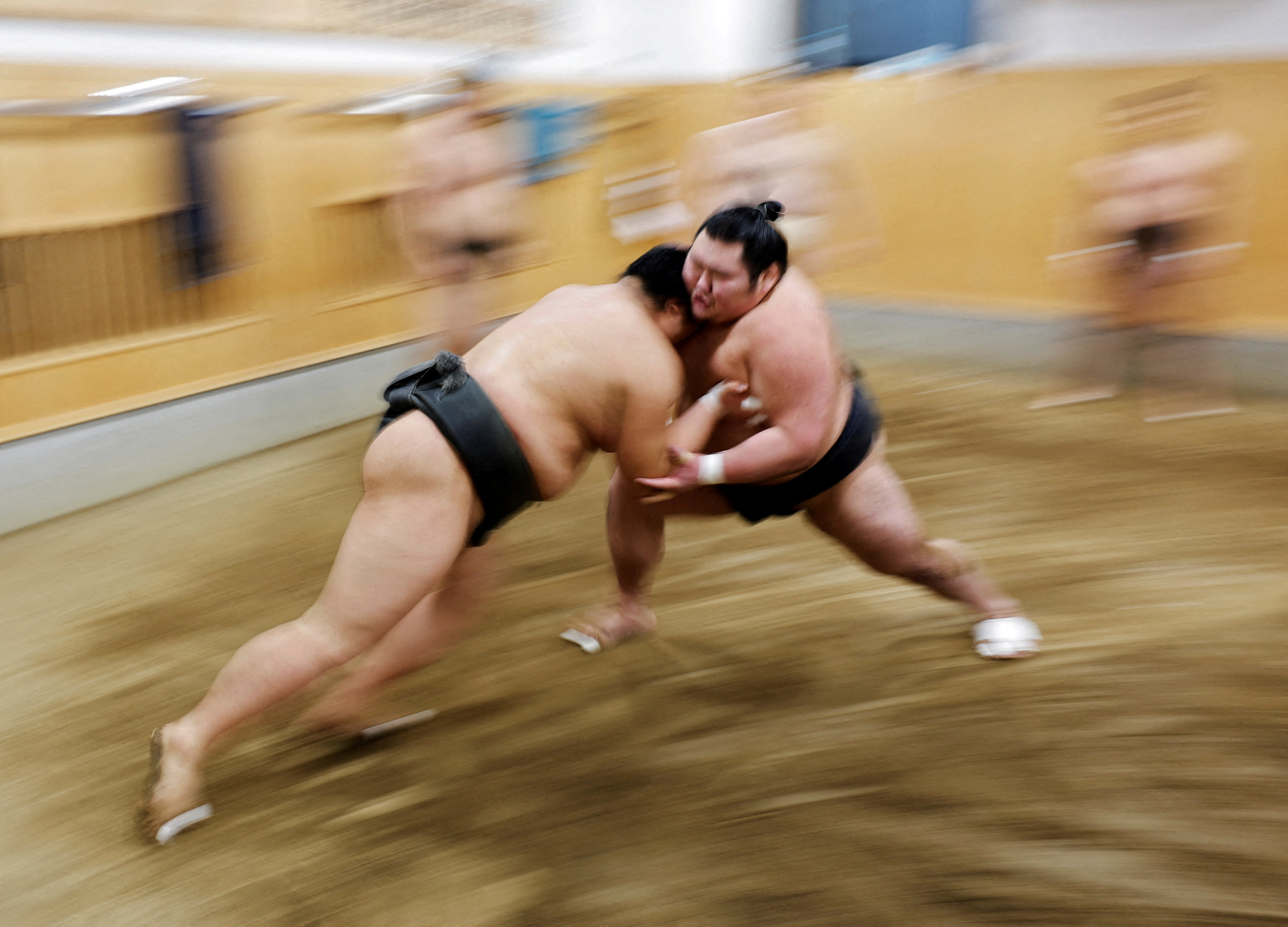 Ukrainian sumo star Aonishiki trains for Japanese national sport's top  prize | Reuters