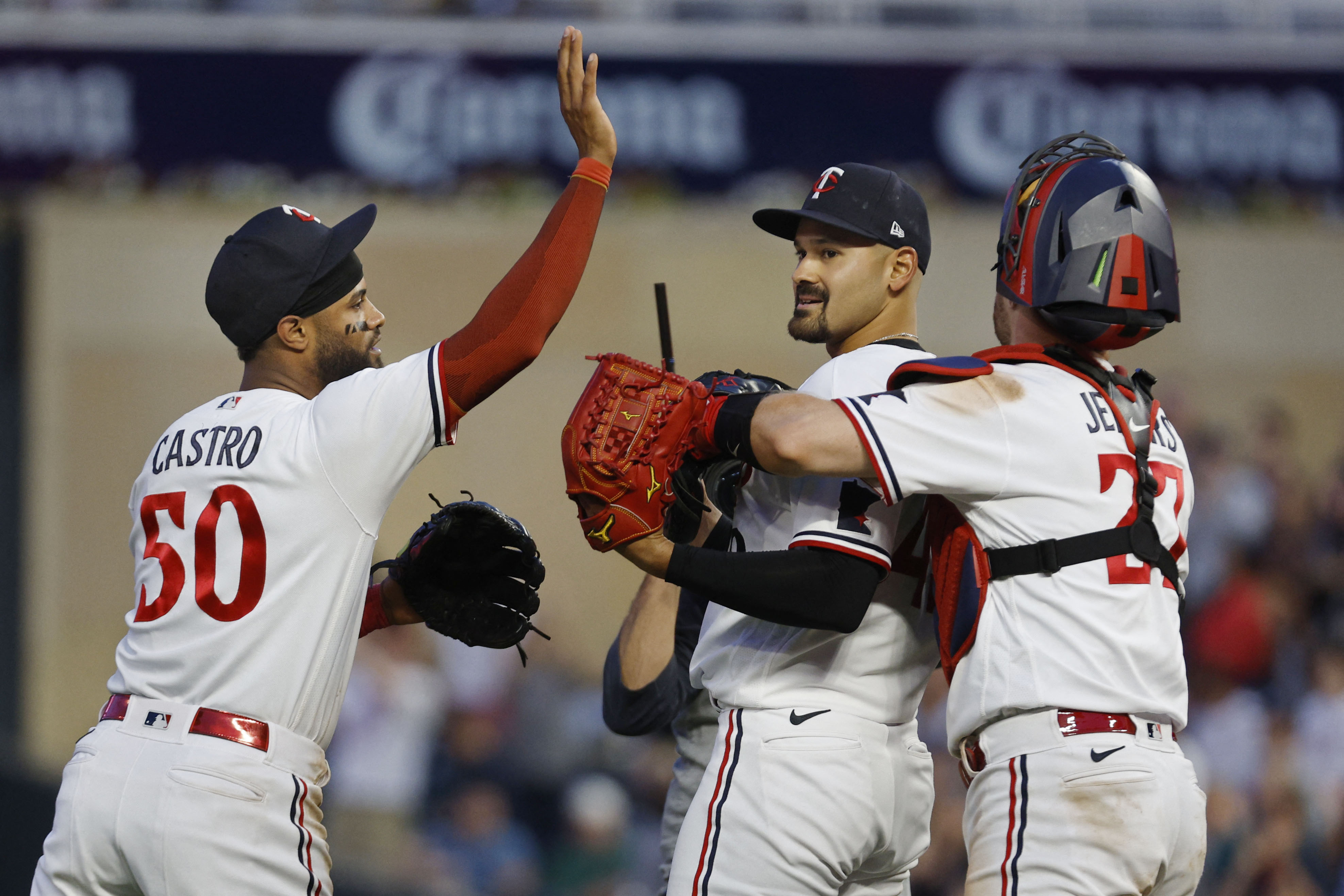 Arcia drives in go-ahead run as Braves beat rookie Miller, Mariners 6-2