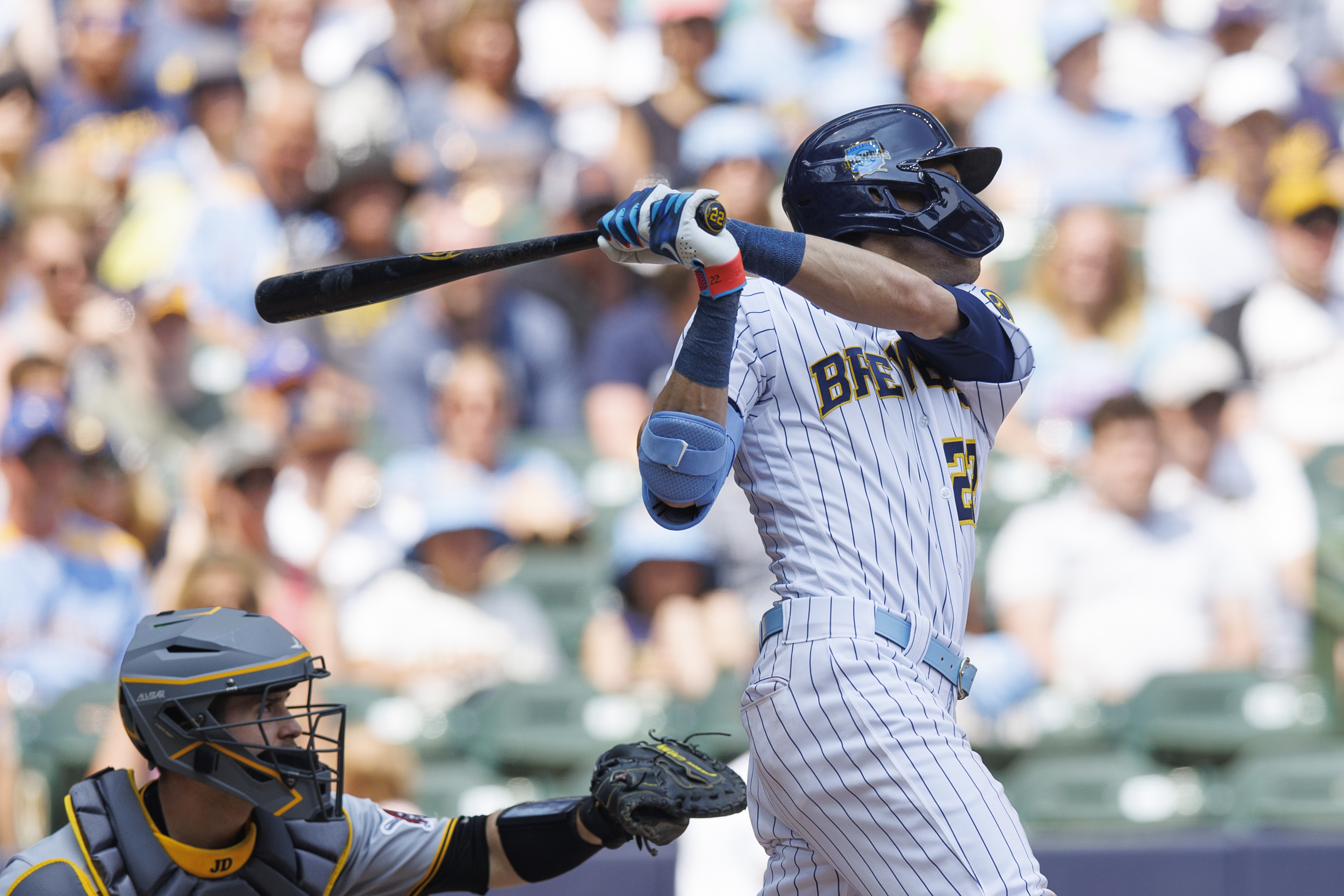 Brewers storm back for victory, send Pirates home empty-handed