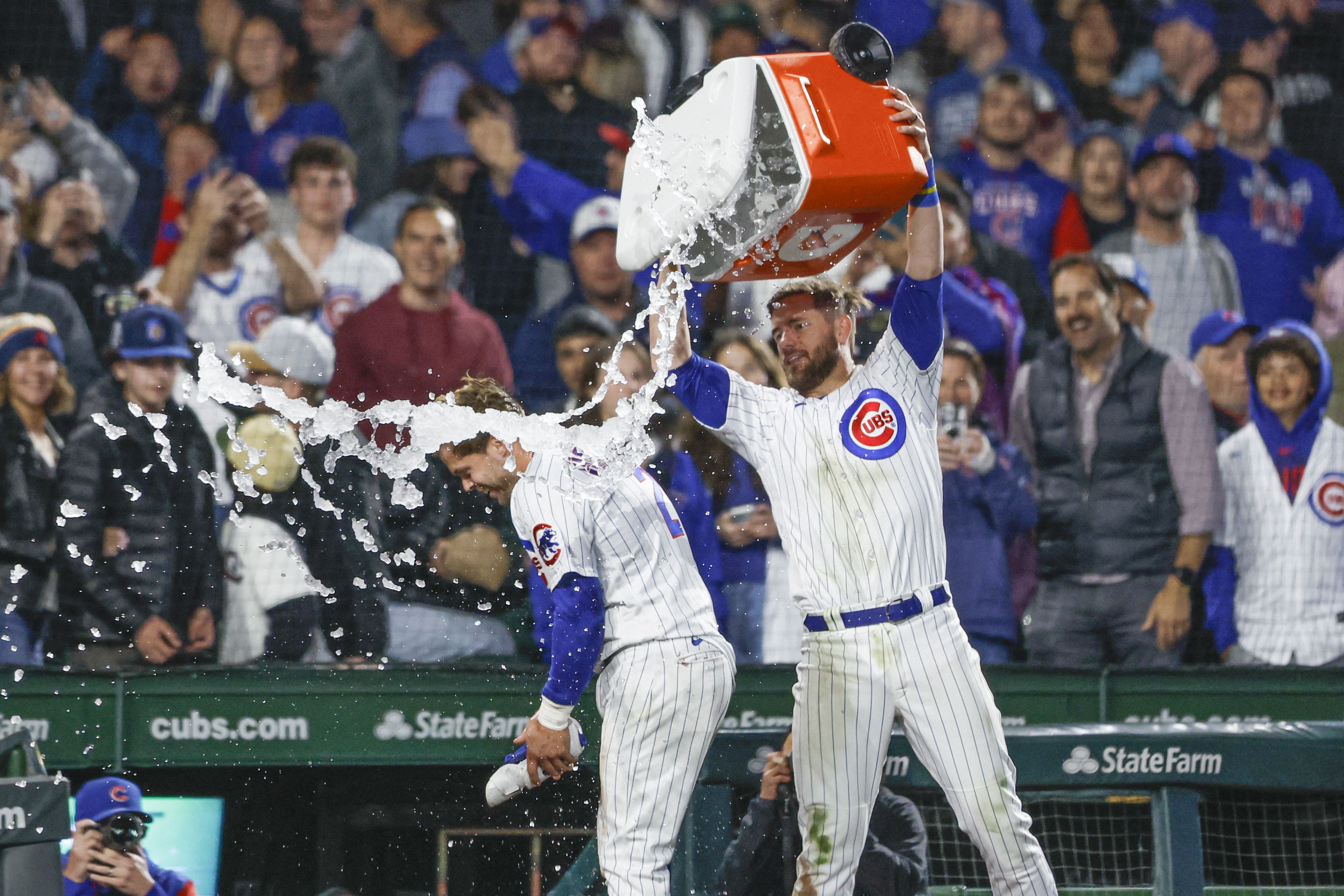 Cubs walk-off Mariners in the 10th, Sports