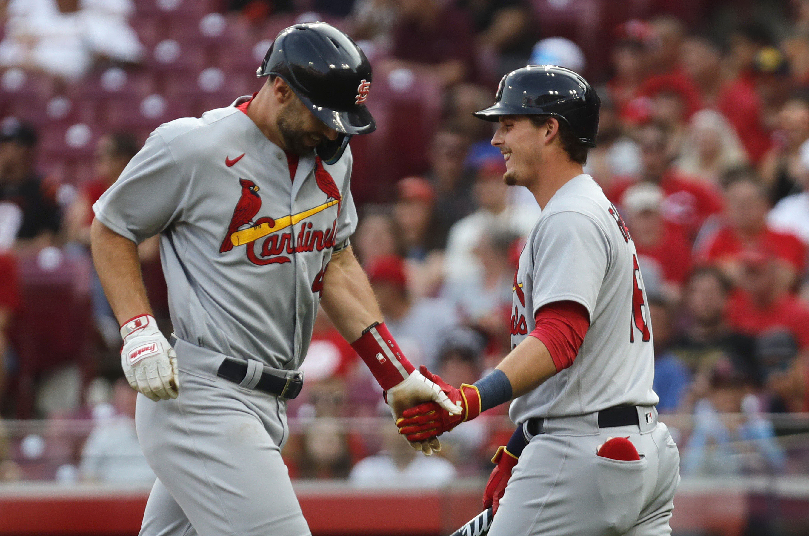 Adam Wainwright ends woes in Cincinnati as Cards top Reds