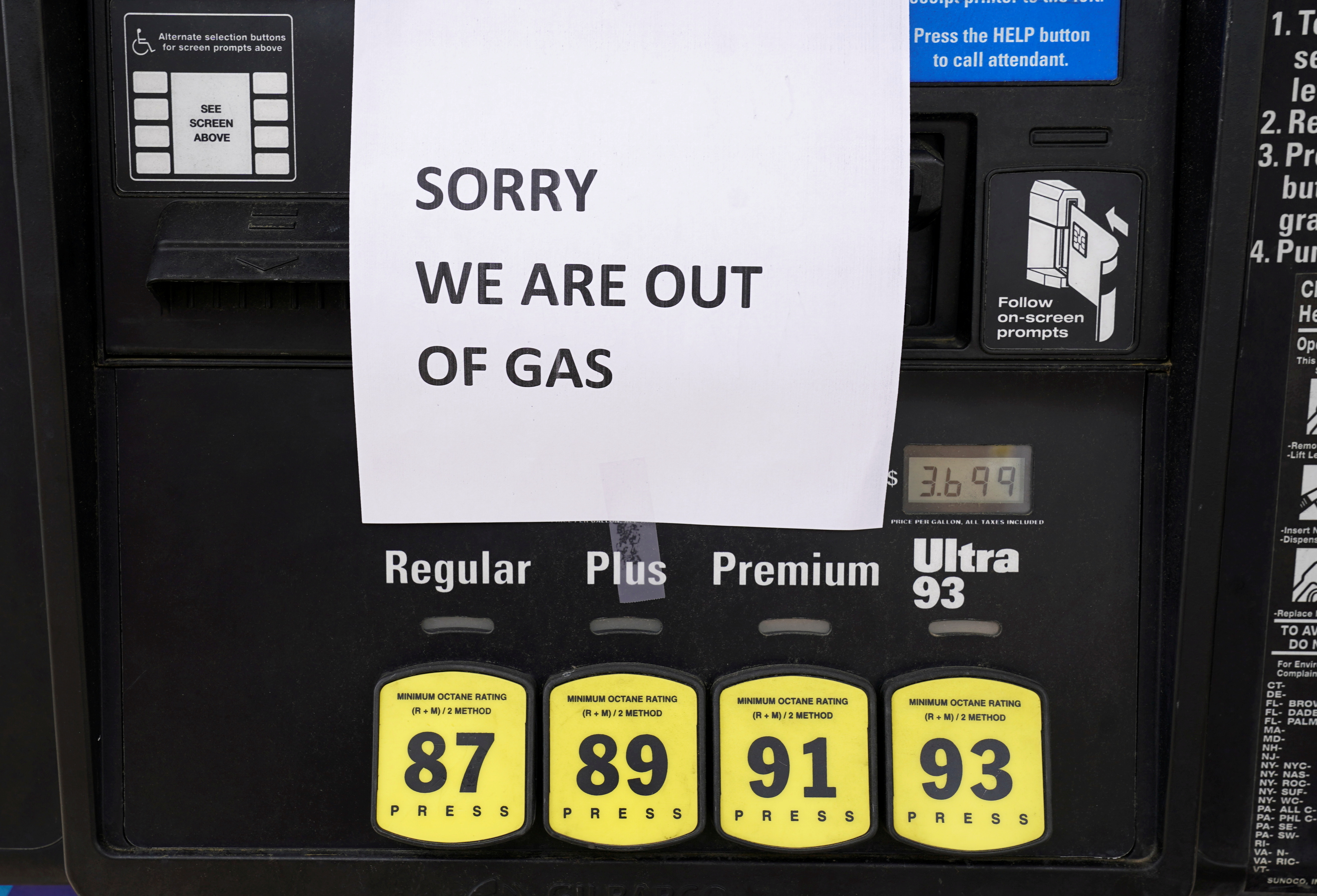 Gas stations run dry after Colonial Pipeline shutdown hits drivers in Virginia