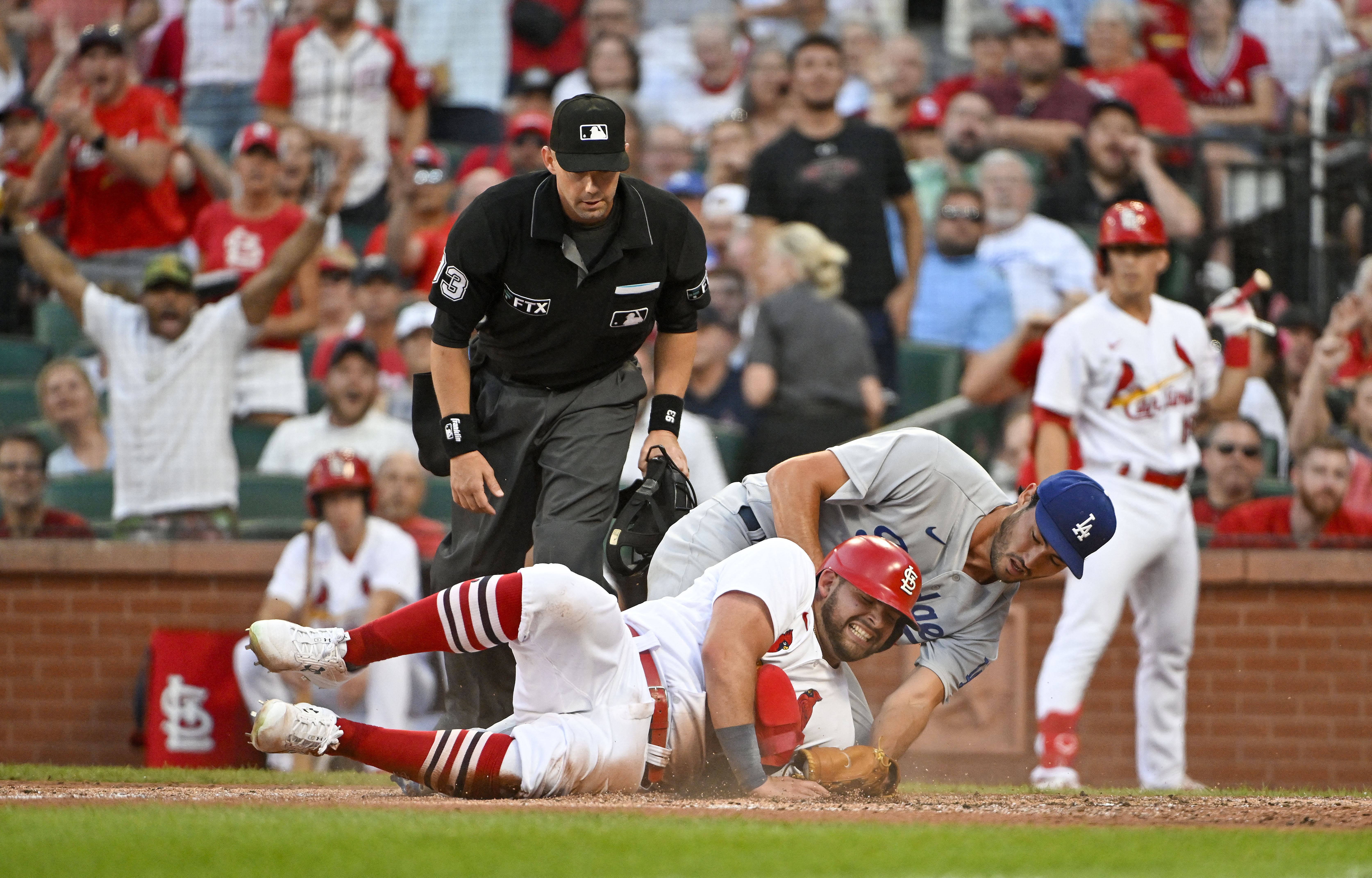 Pujols puts exclamation point on Cardinals' win