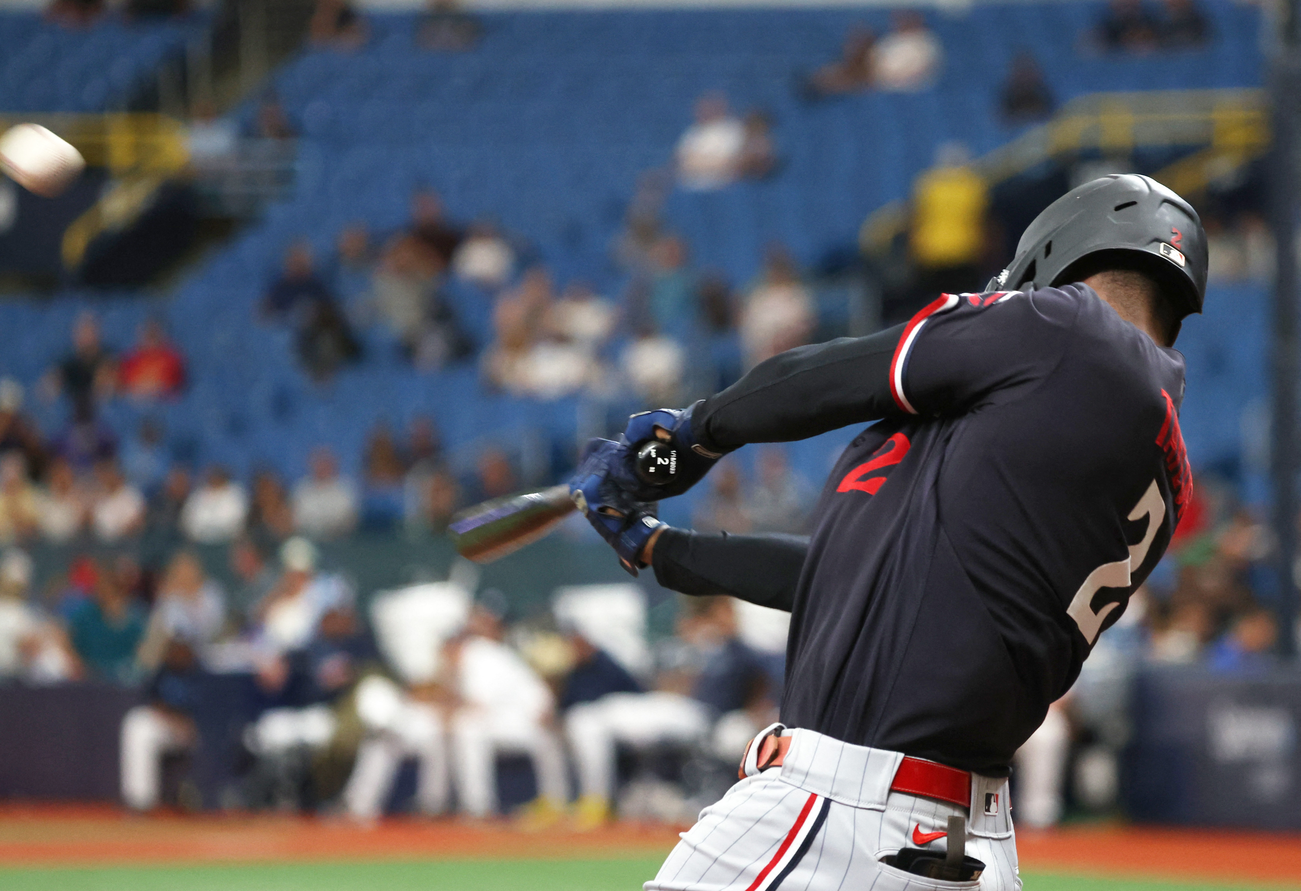 Rays hit record-tying six homers in blasting Twins