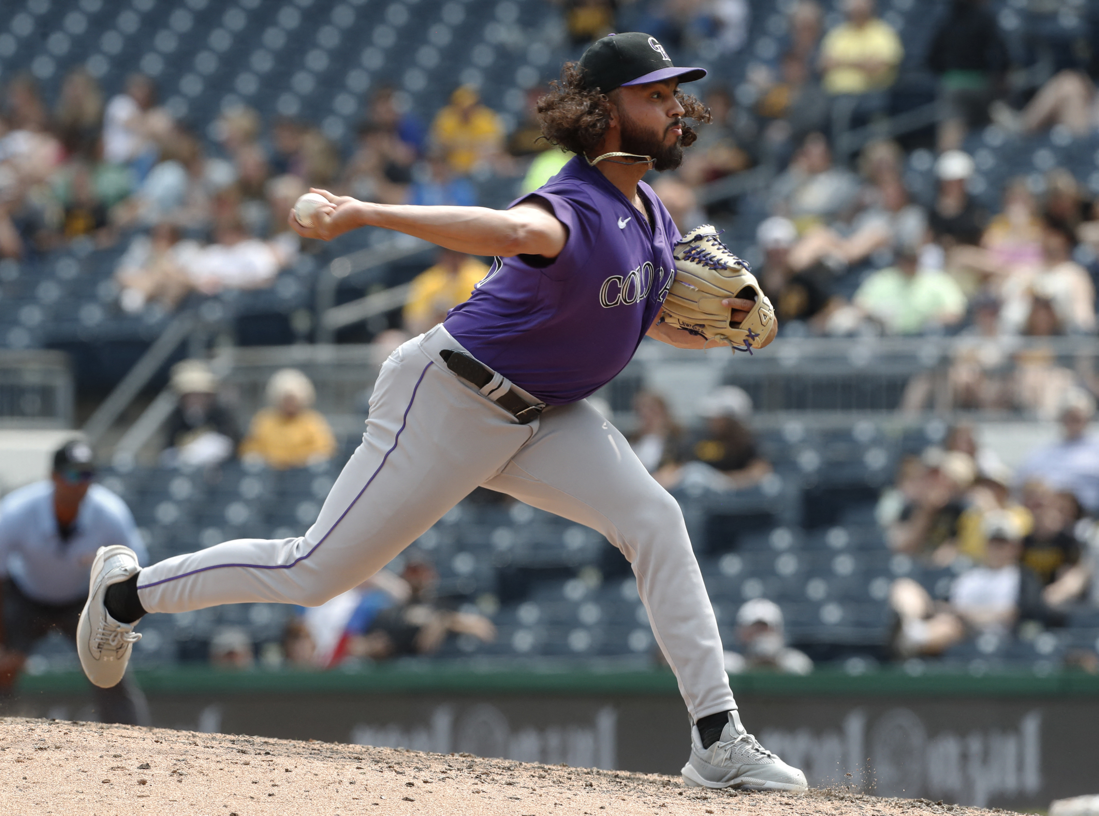 Down 3-0, Rockies rally to edge Pirates