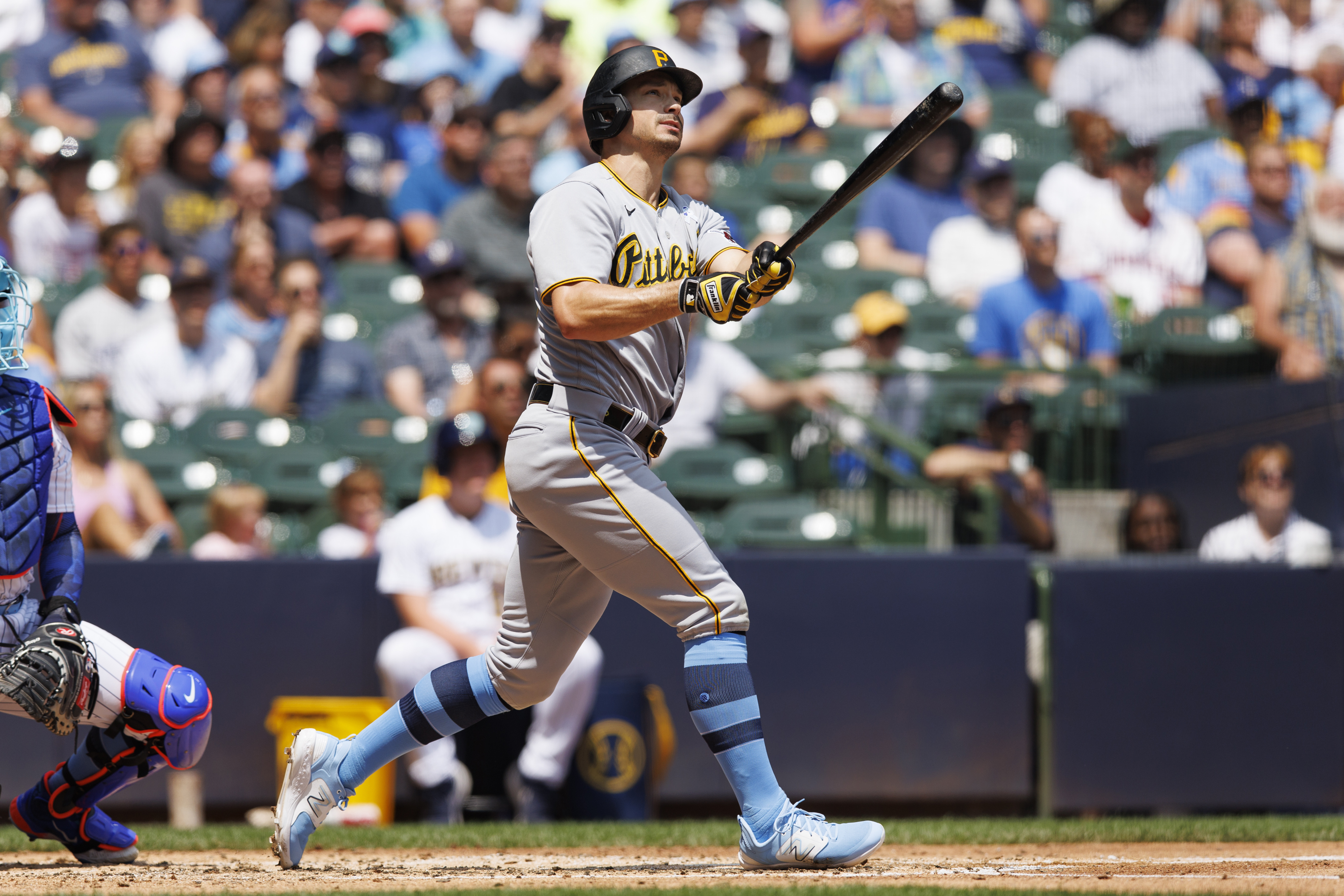 Brewers storm back for victory, send Pirates home empty-handed