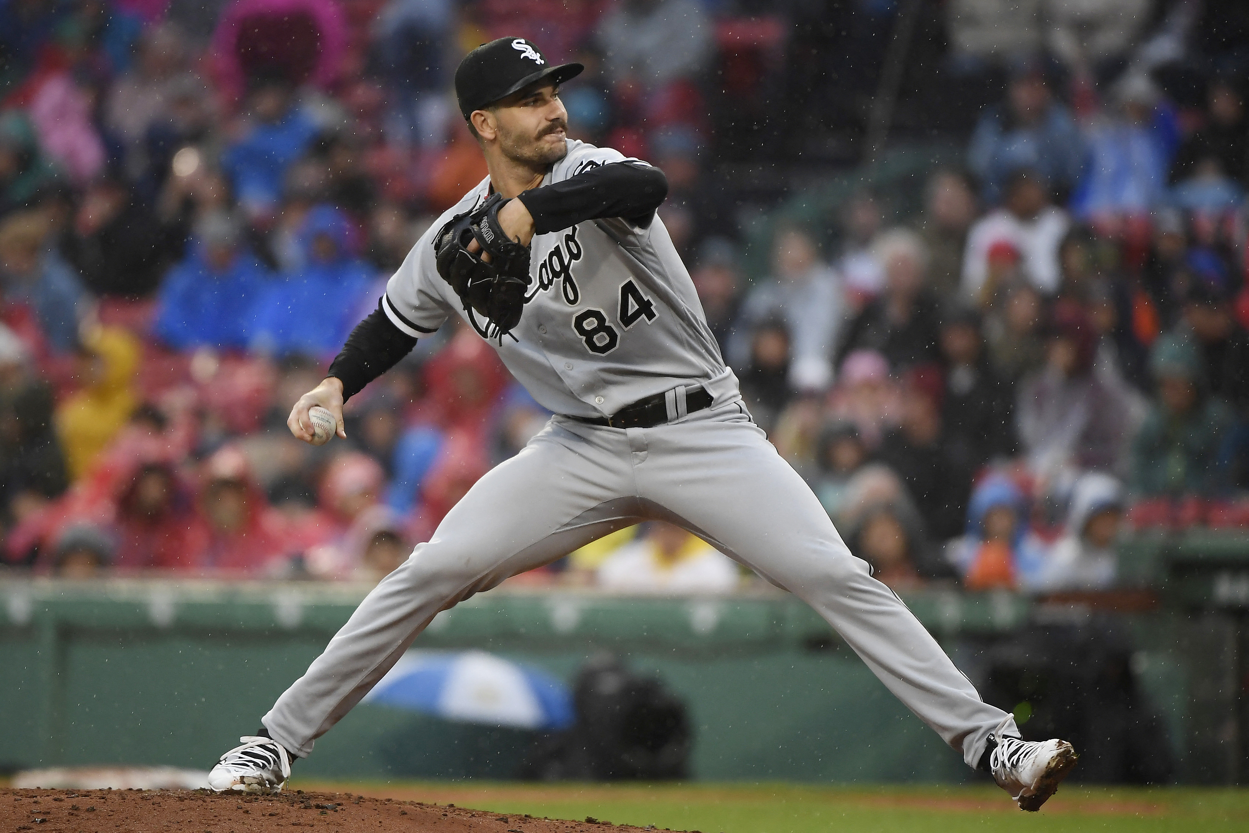 Luis Robert Jr.'s solo shot lifts White Sox over Red Sox 1-0