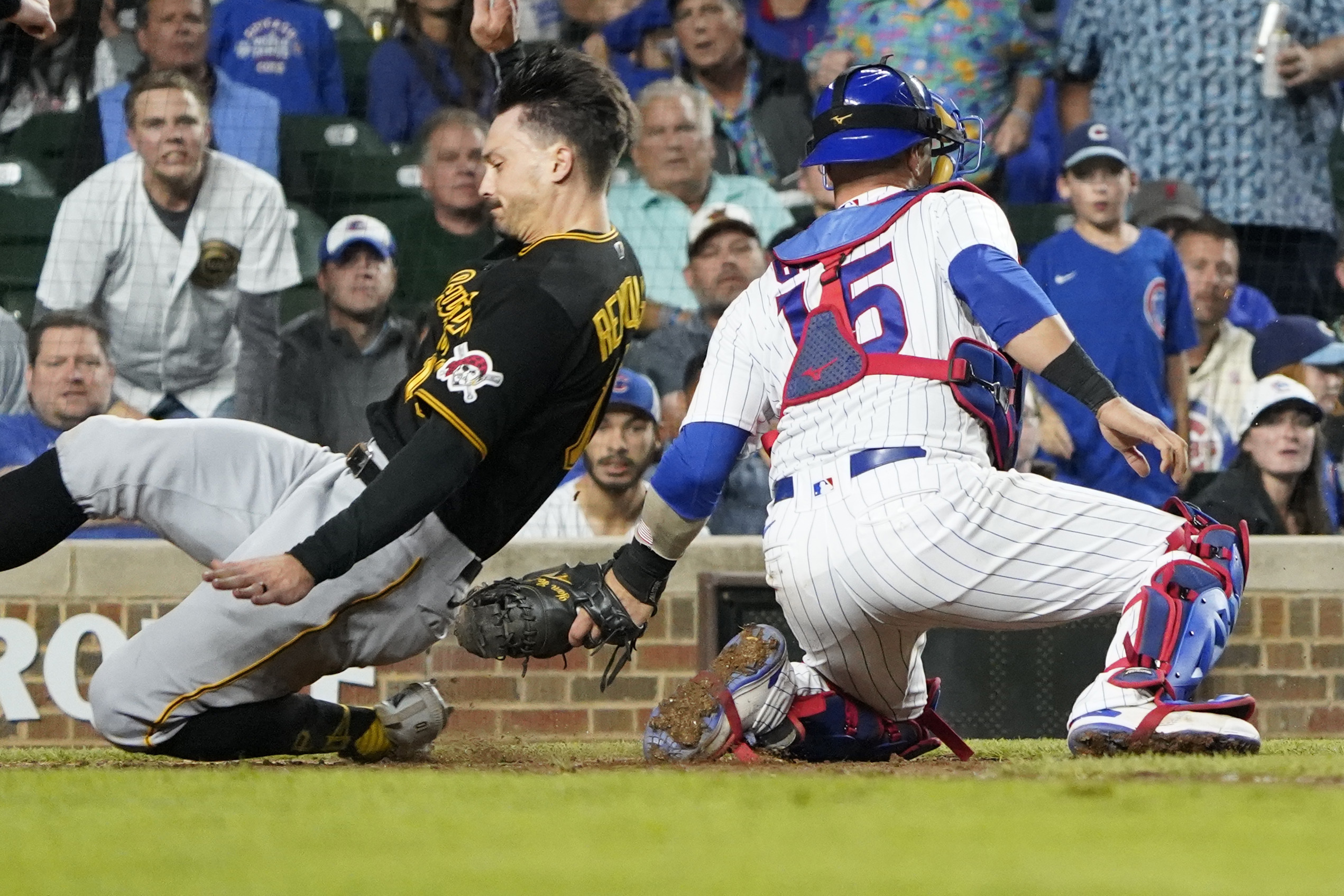 Cubs beat Pirates at Little League Classic