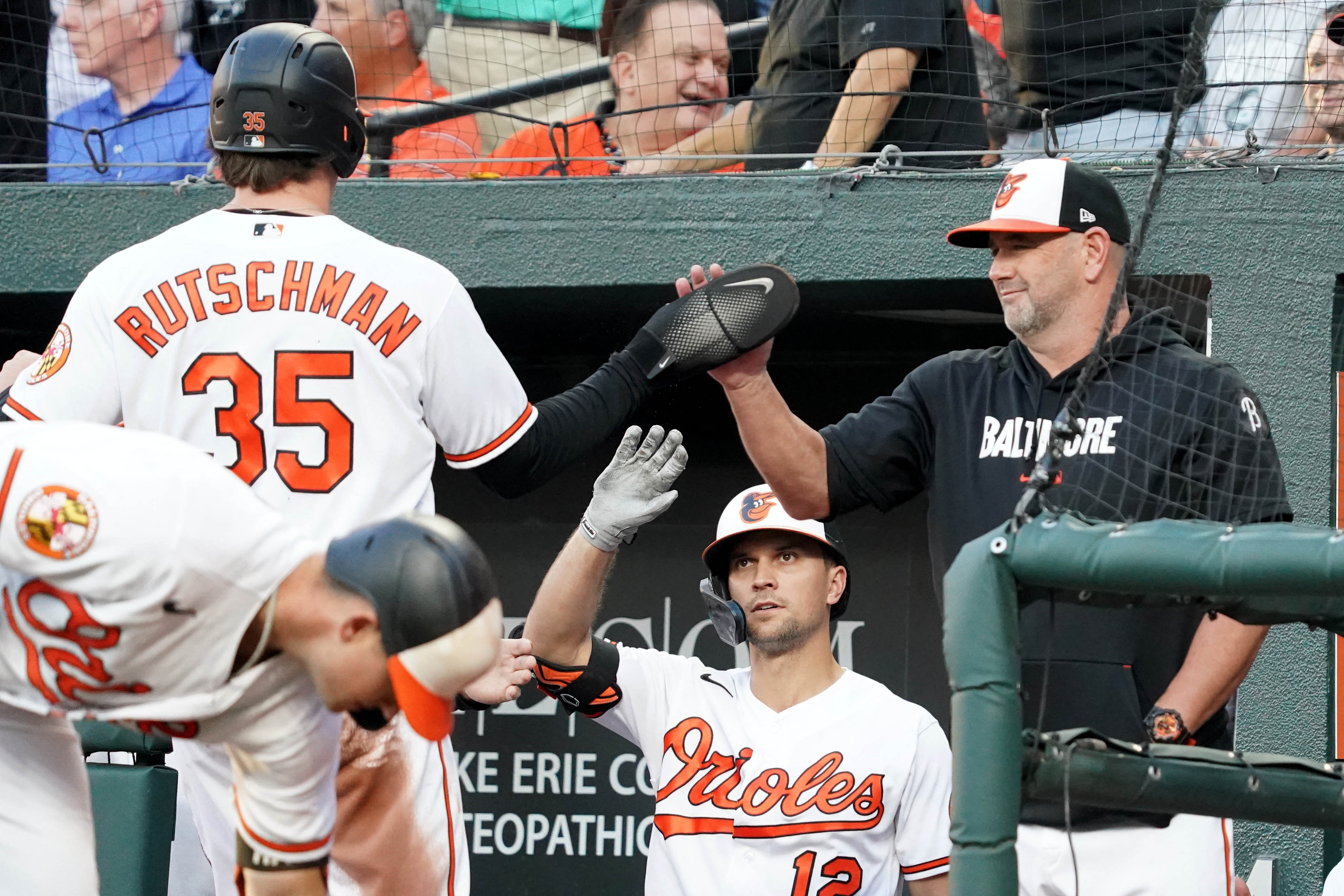 Orioles use 7-run first to dispatch Yankees | Reuters