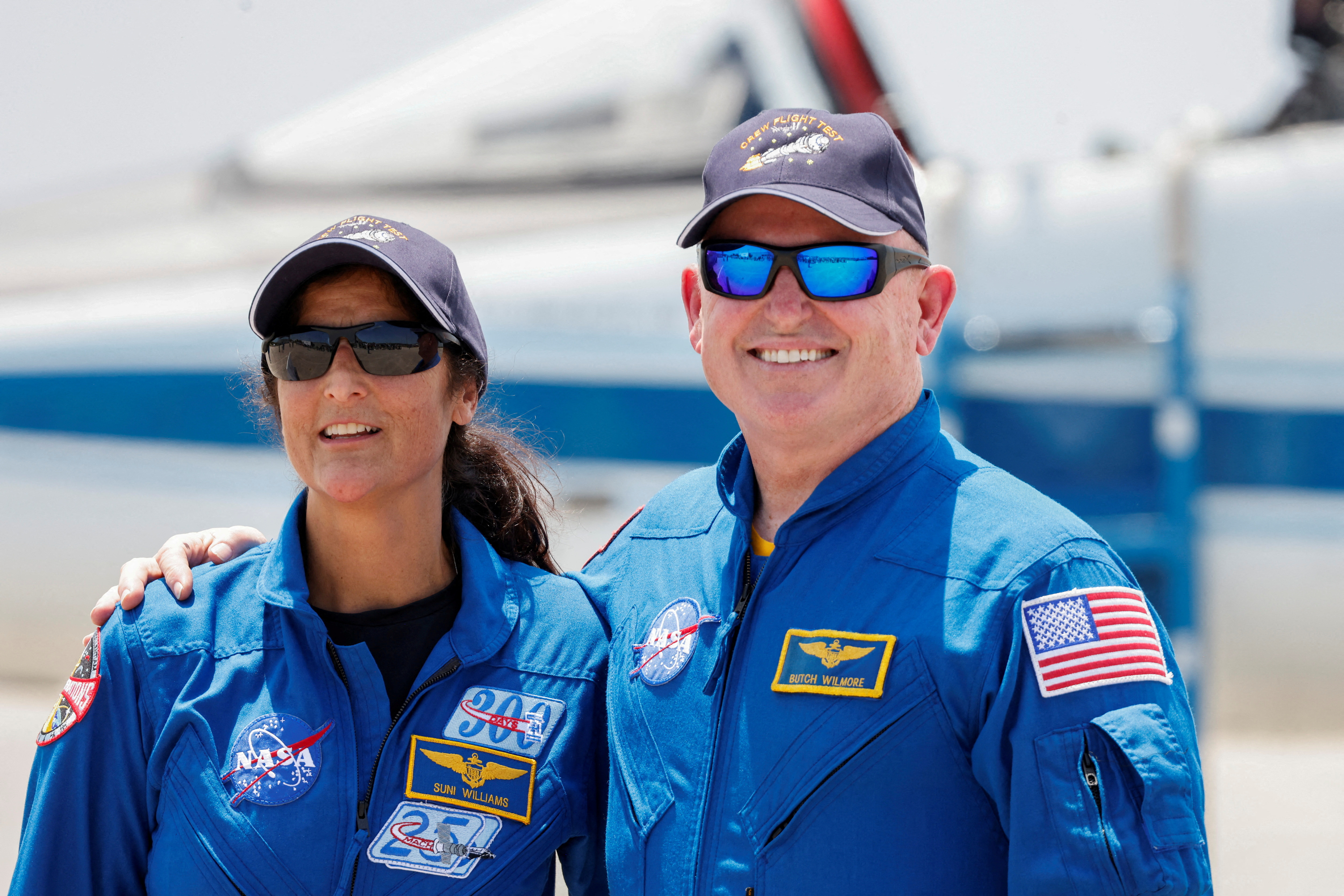 Các phi hành gia của NASA đến trước khi phóng thử nghiệm bay của phi hành đoàn Starliner-1 (CFT) của Boeing tại Cape Canaveral