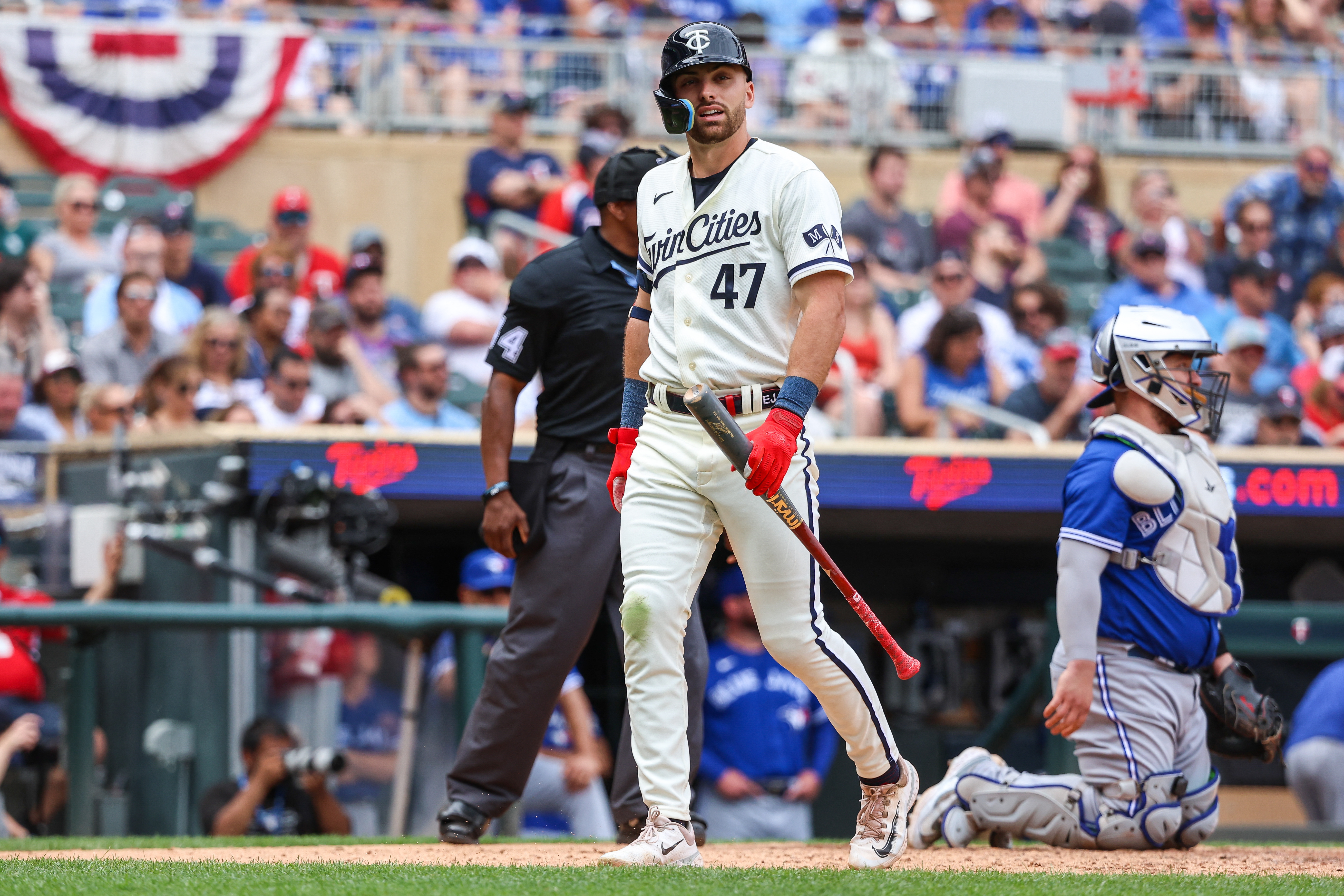 Jose Berrios beats former team as Blue Jays blank Twins