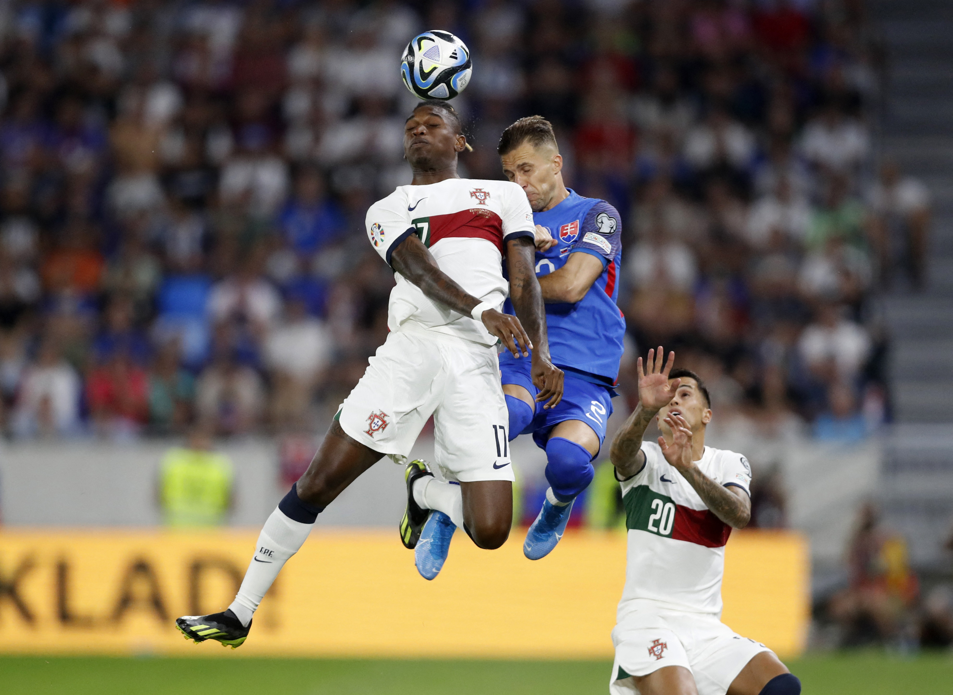 Fernandes earns Portugal 1-0 win over Slovakia in Euro qualifier Reuters