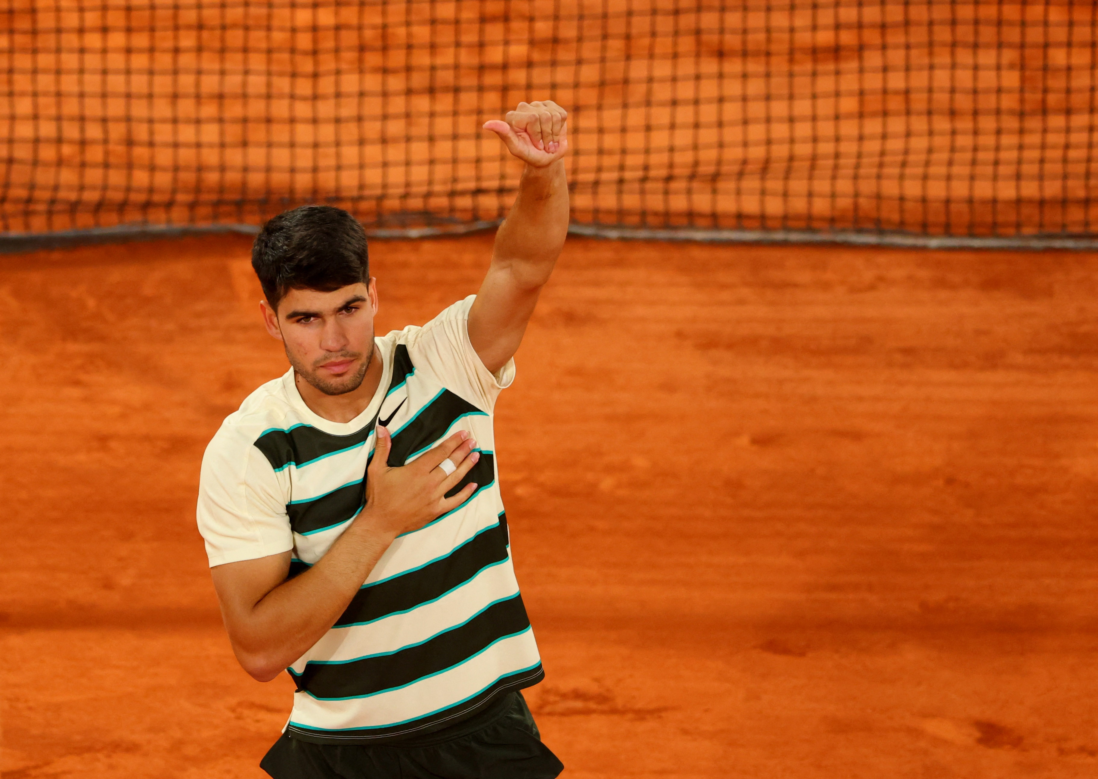 テニス＝前回王者アルカラスが4強入り、ポールに圧勝 全仏準々決勝