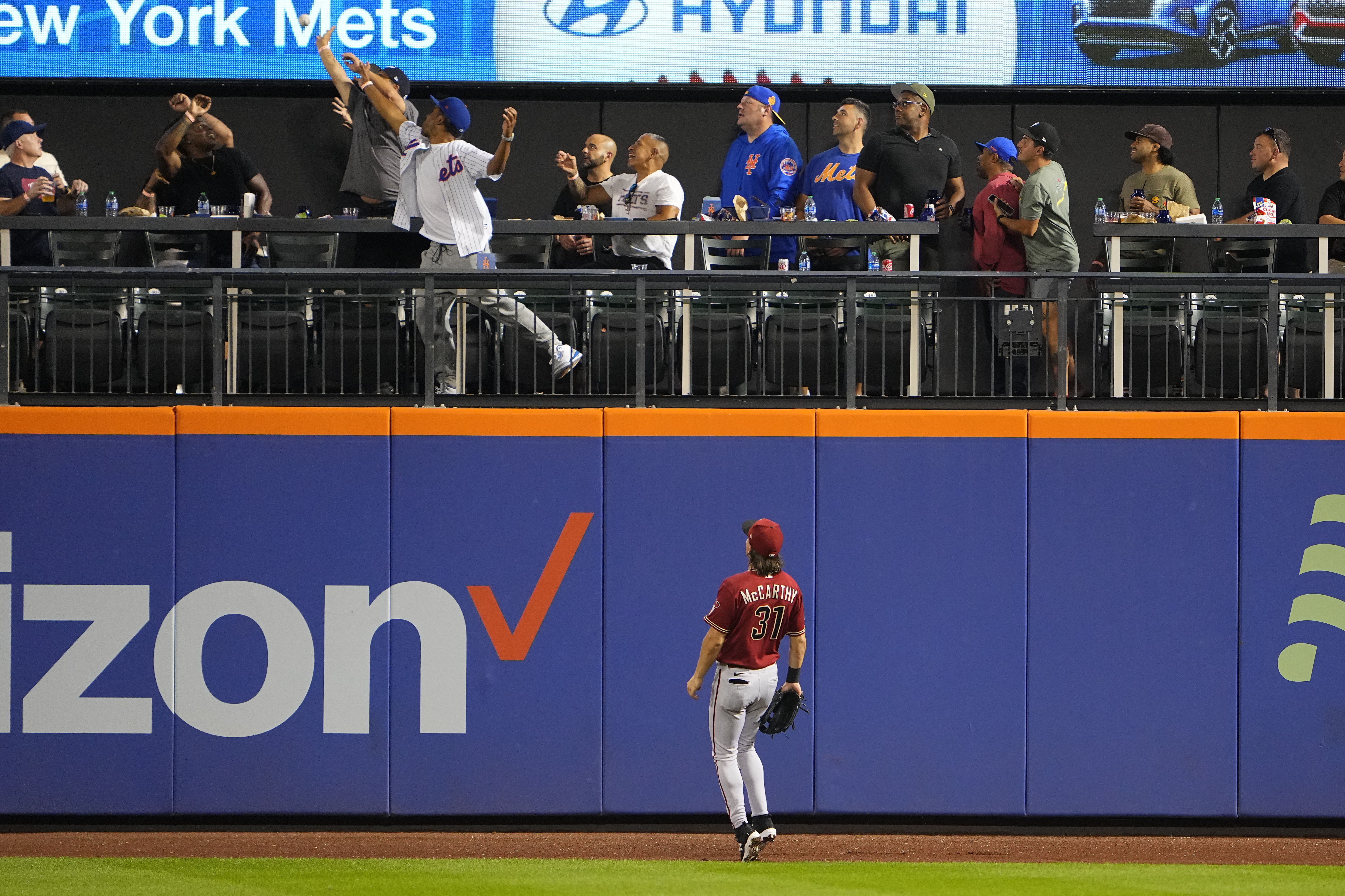 Mets Take Game Two Over Diamondbacks 