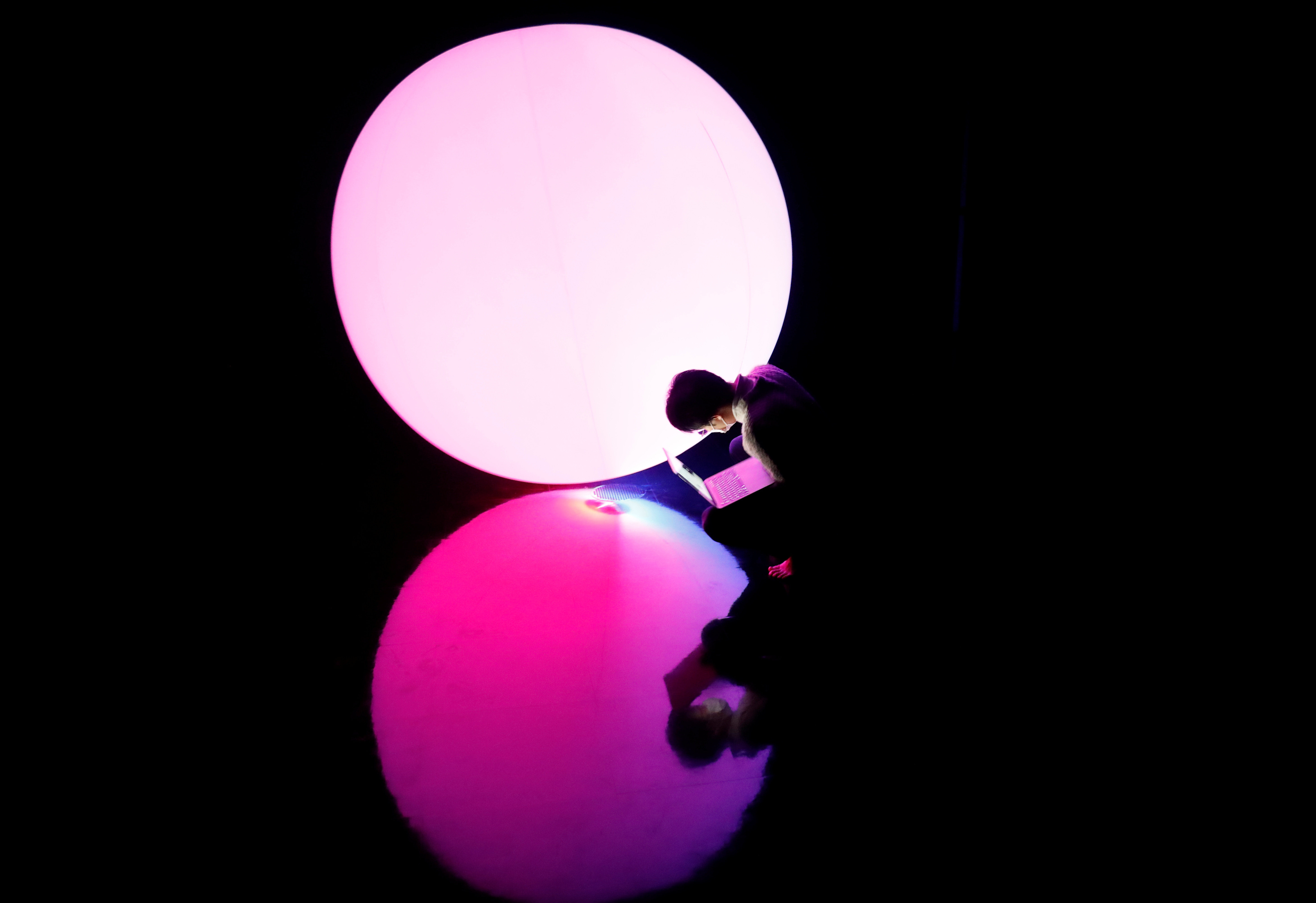 Japan's teamLab melds museum and sauna in fresh digital art experience ...