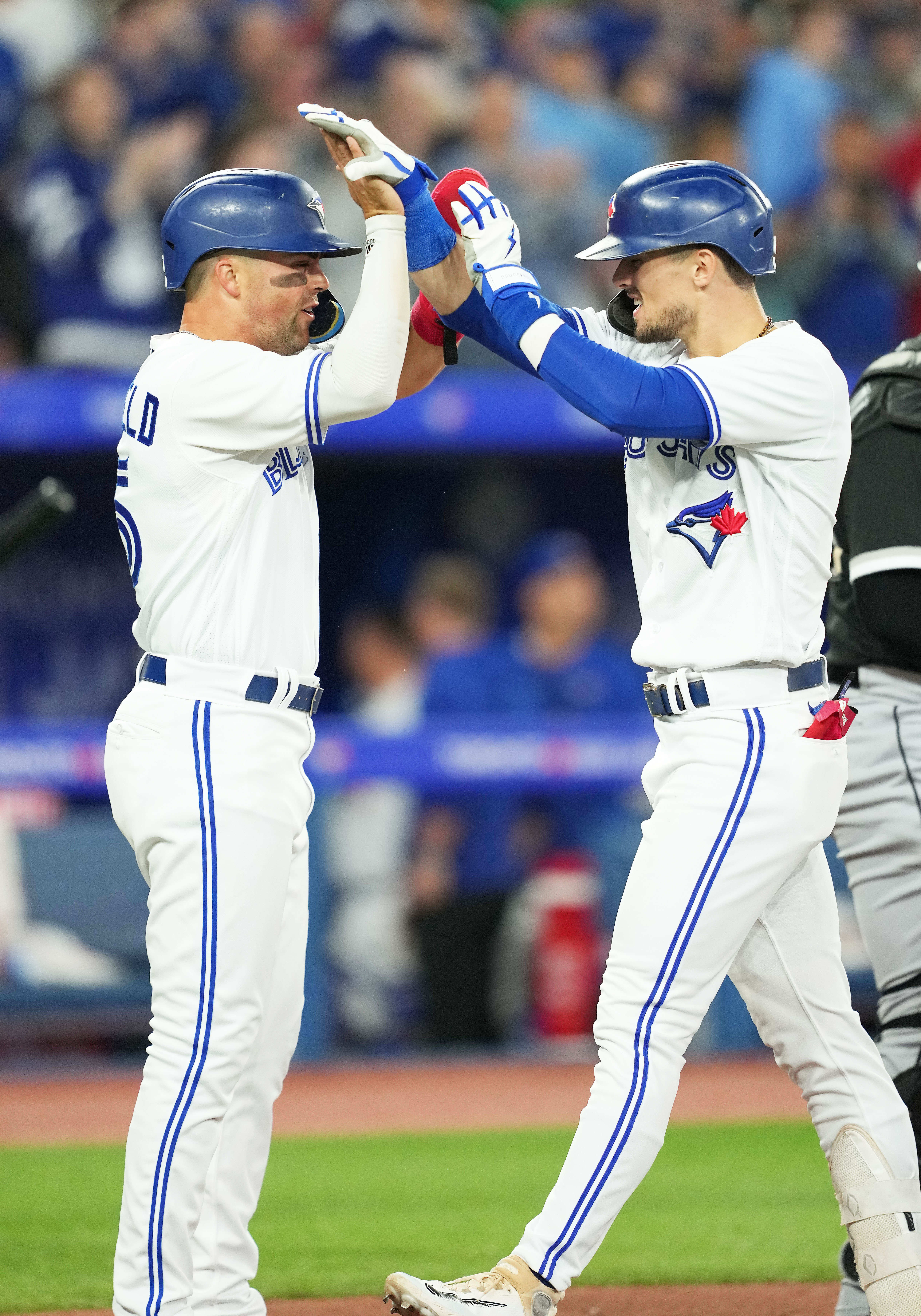 Yankees Rivalry Roundup: Blue Jays bats wake up; Red Sox slog in