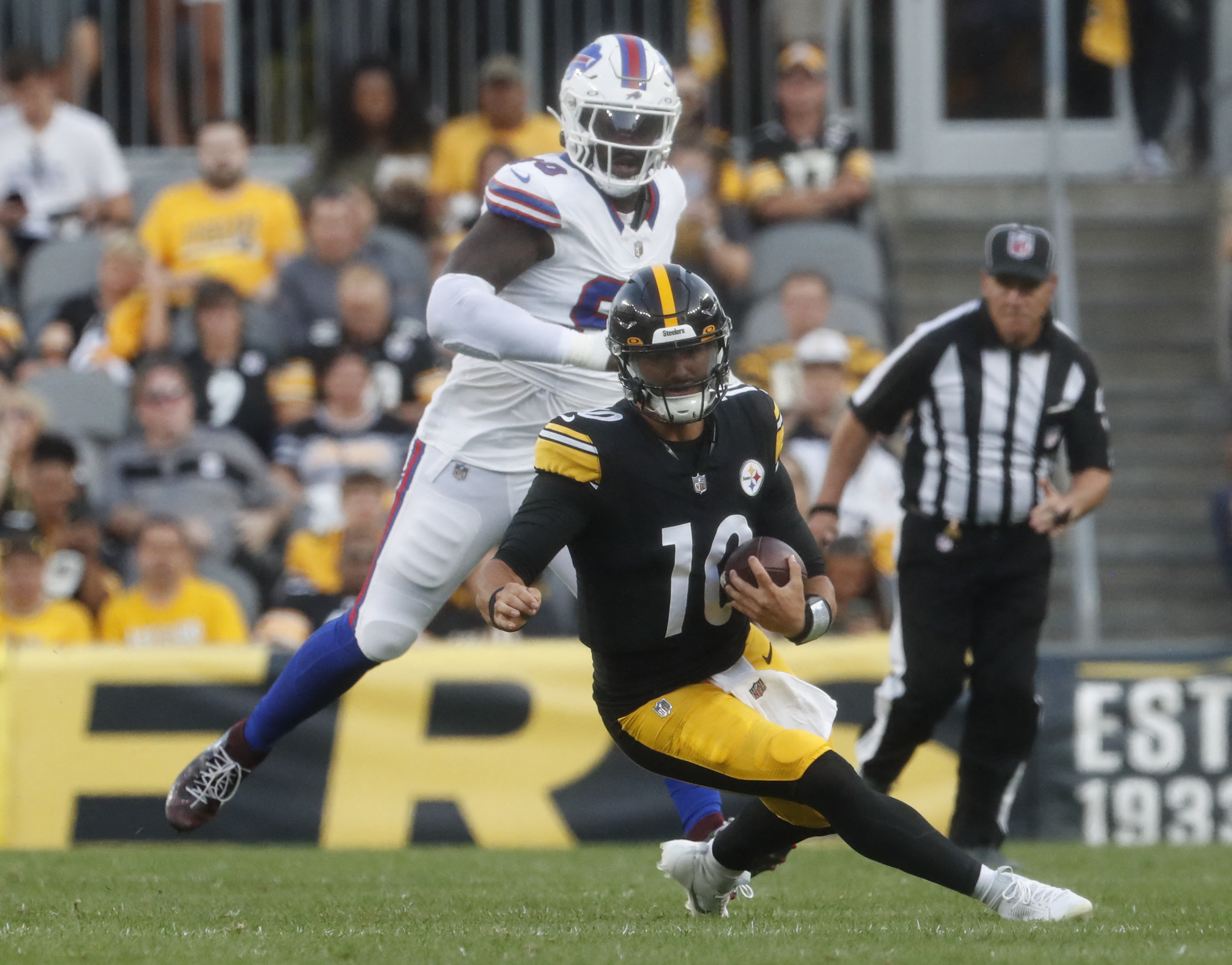 Kenny Pickett, Steelers start fast, down Bills