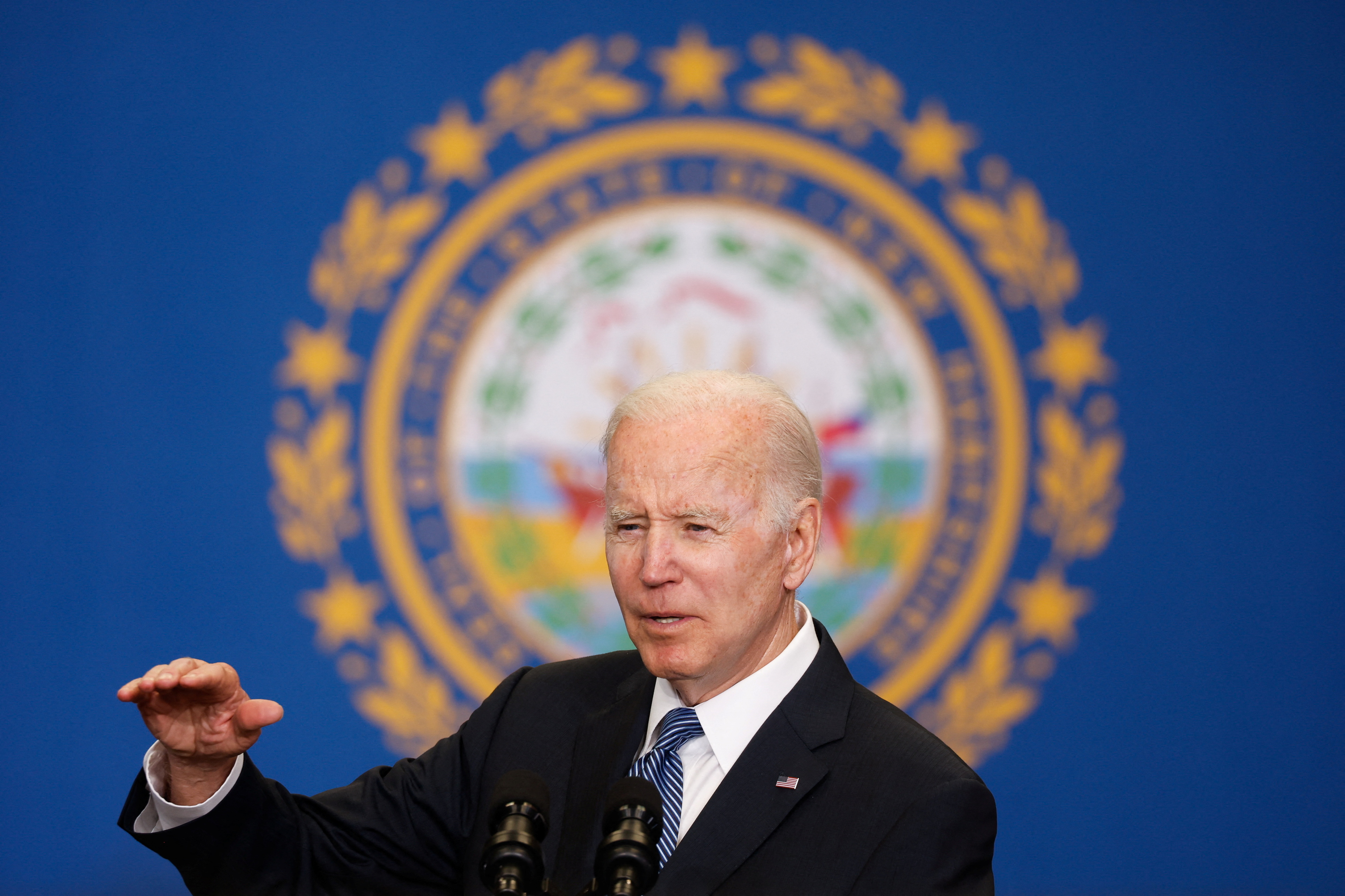 Biden hosts military chiefs as Ukraine crisis intensifies | Reuters
