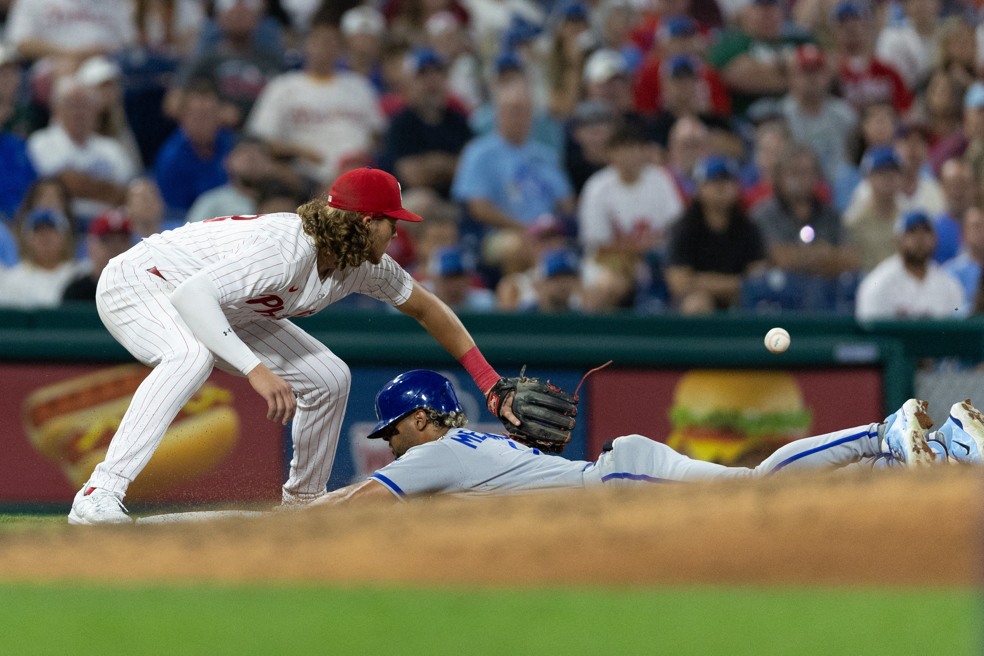 Bobby Witt Jr., Royals stay hot in win at Phillies