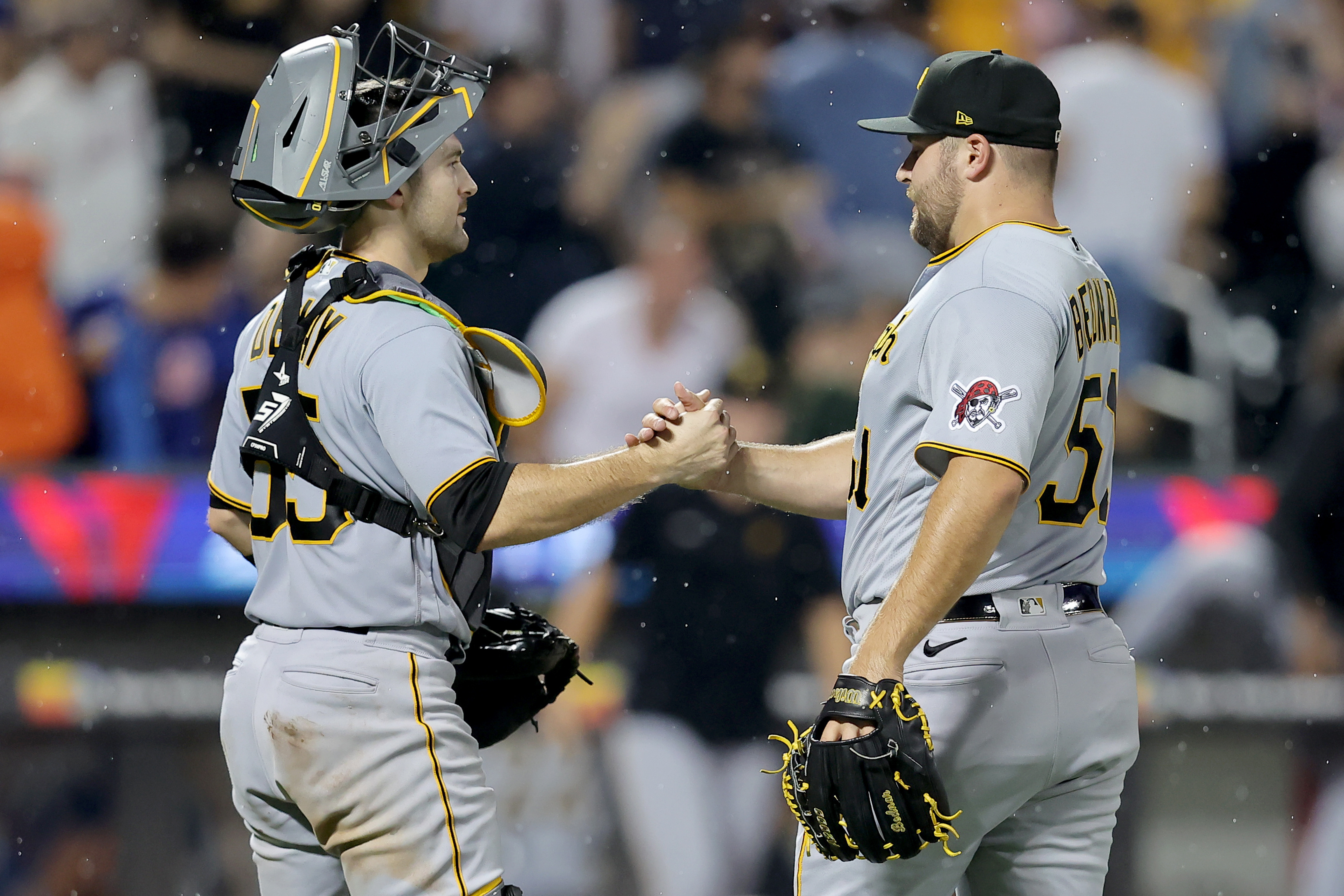 Pirates use big 7th inning to sink Mets Reuters